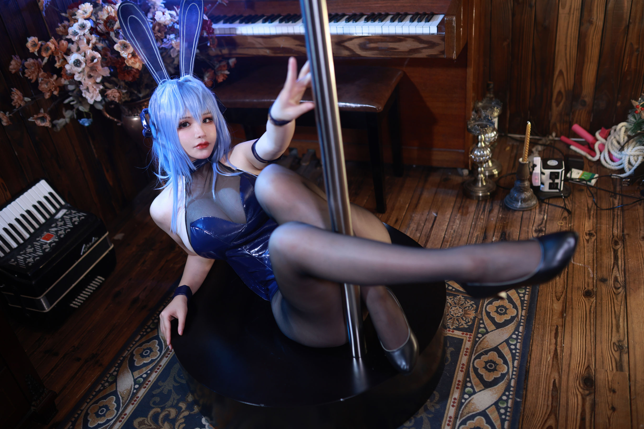 [福利COS] 前羽_rr - 花园