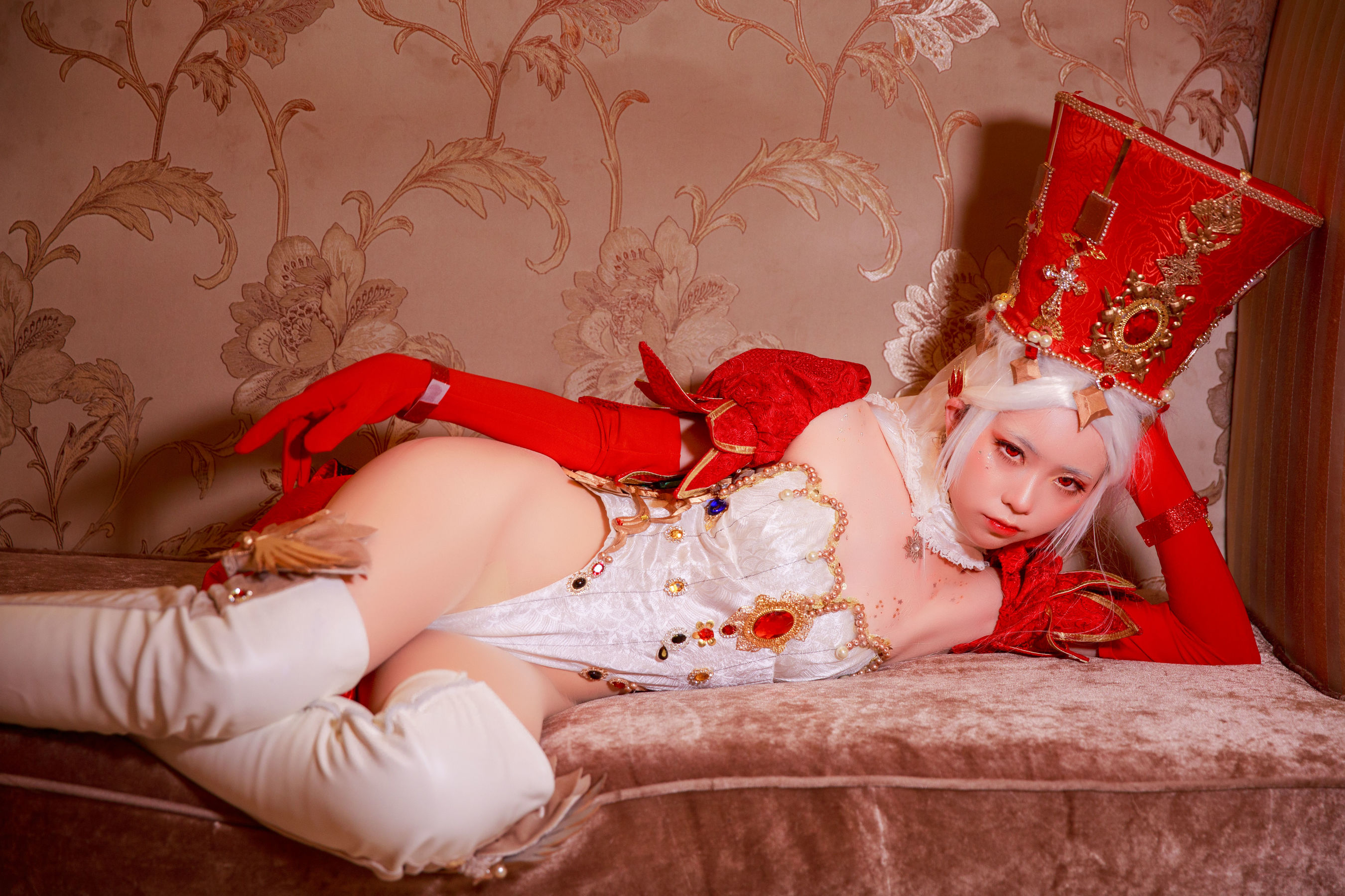 [福利COS] 动漫博主G44不会受伤 - 教皇