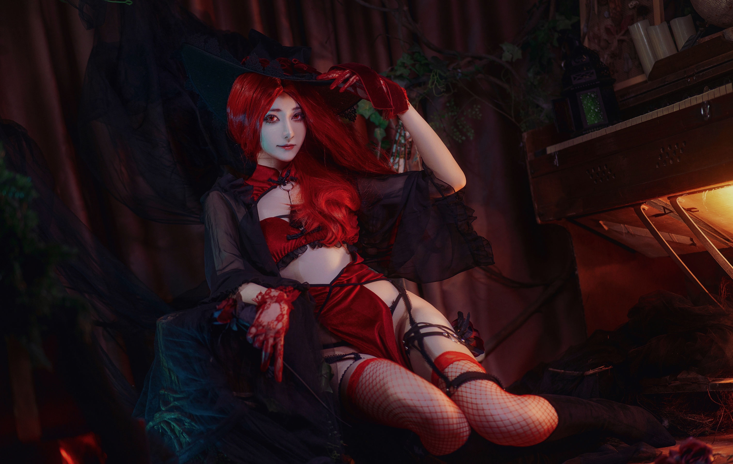 [福利COS] 动漫博主南桃Momoko - 红女巫