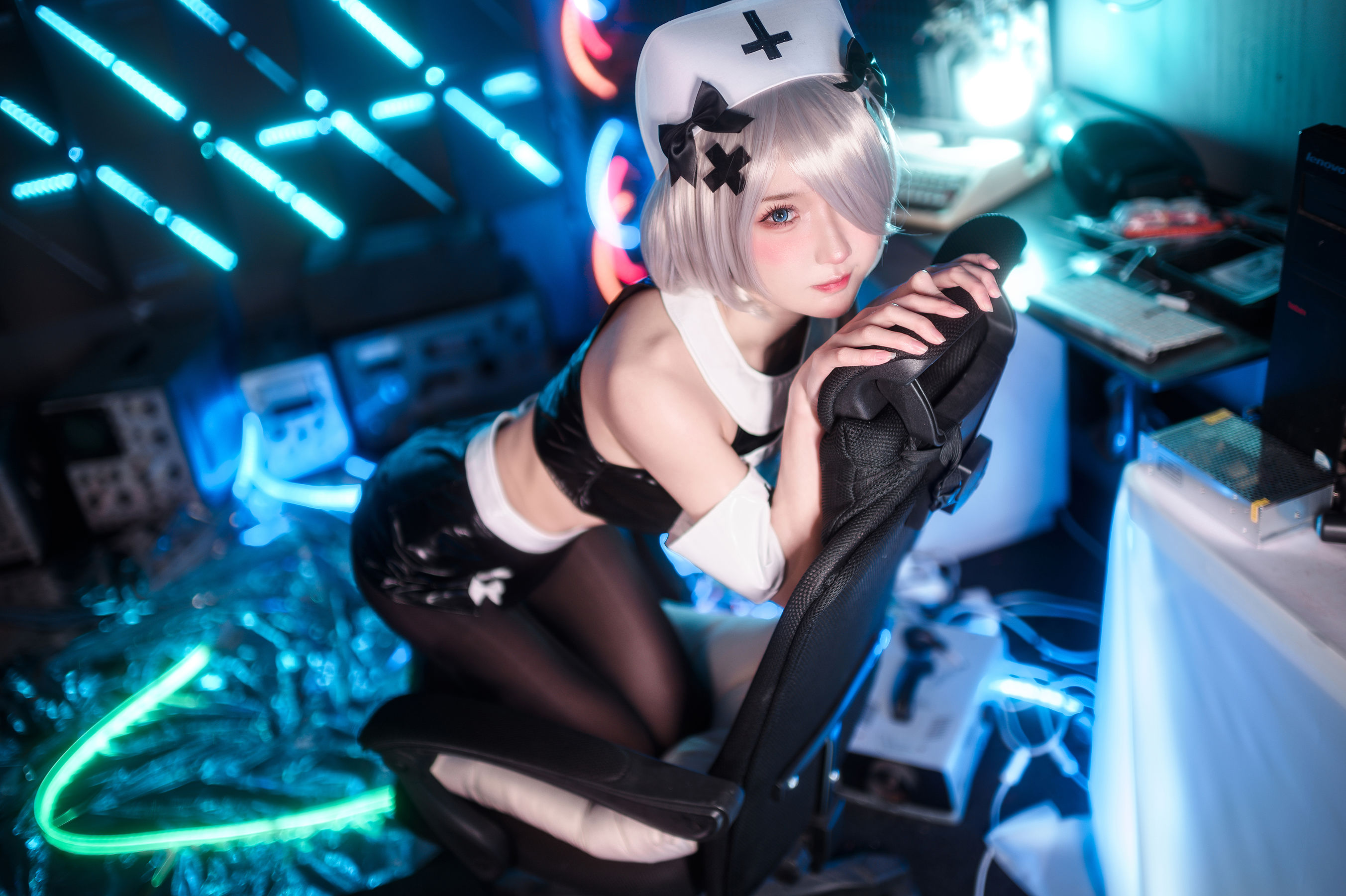 [福利COS] 动漫博主阿包也是兔娘 - 阿包护士