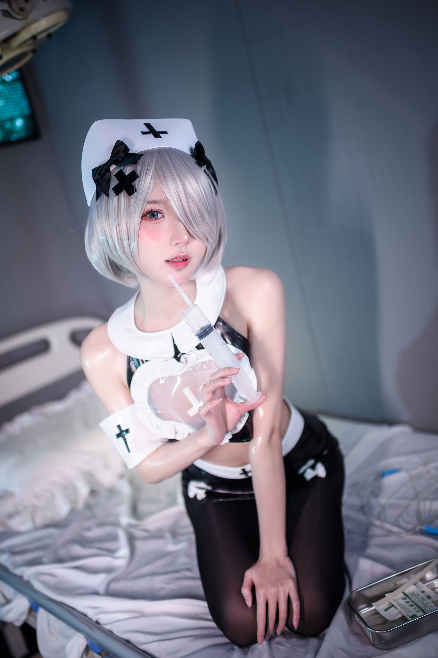 [福利COS] 动漫博主阿包也是兔娘 - 阿包护士