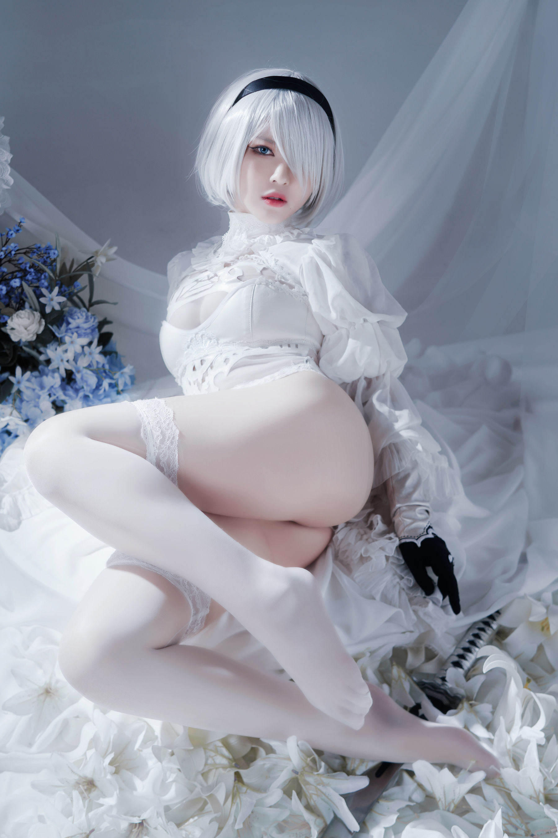 [福利COS] 半半子 - Automataヨルハ二号B型 白いドレス