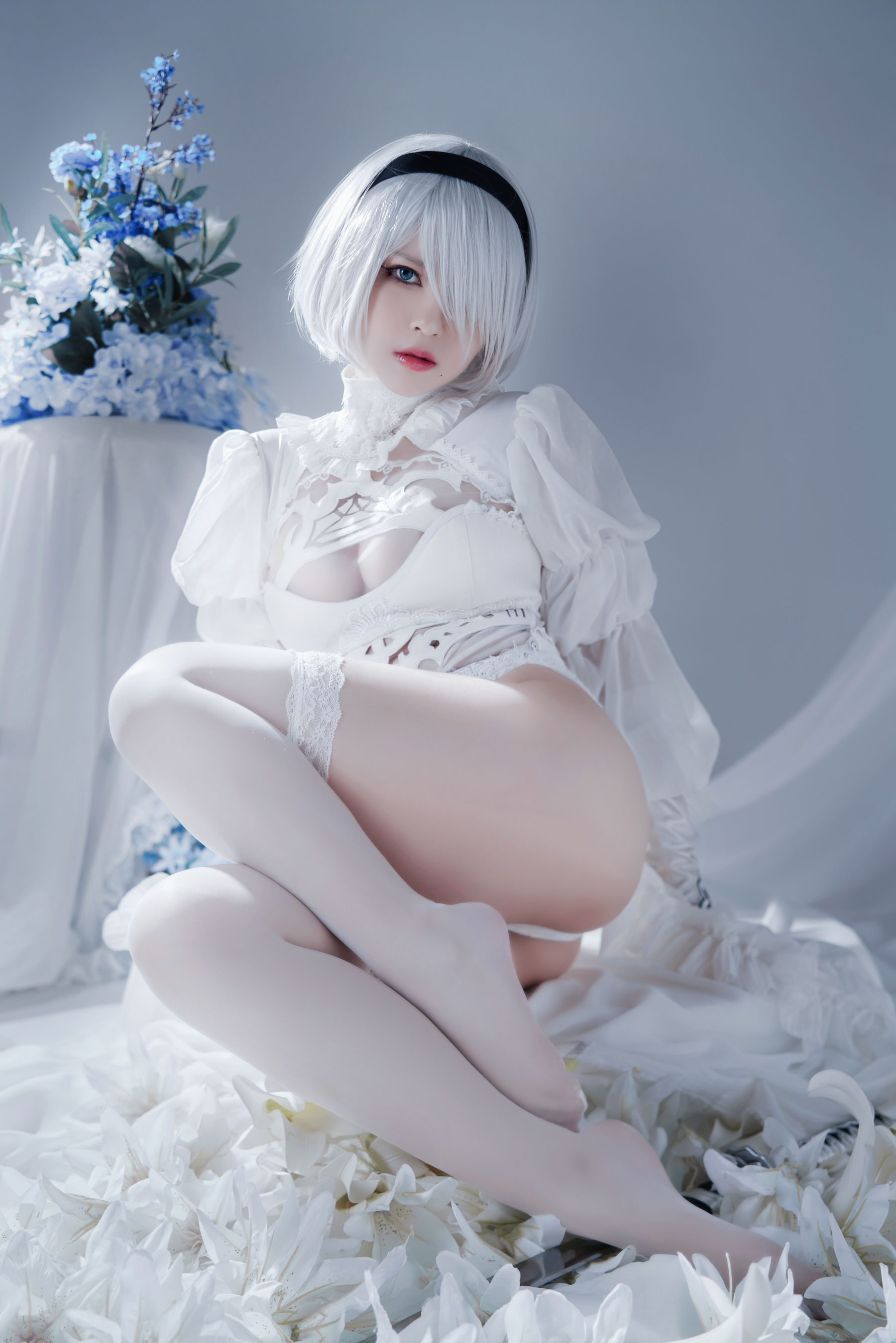 [福利COS] 半半子 - Automataヨルハ二号B型 白いドレス