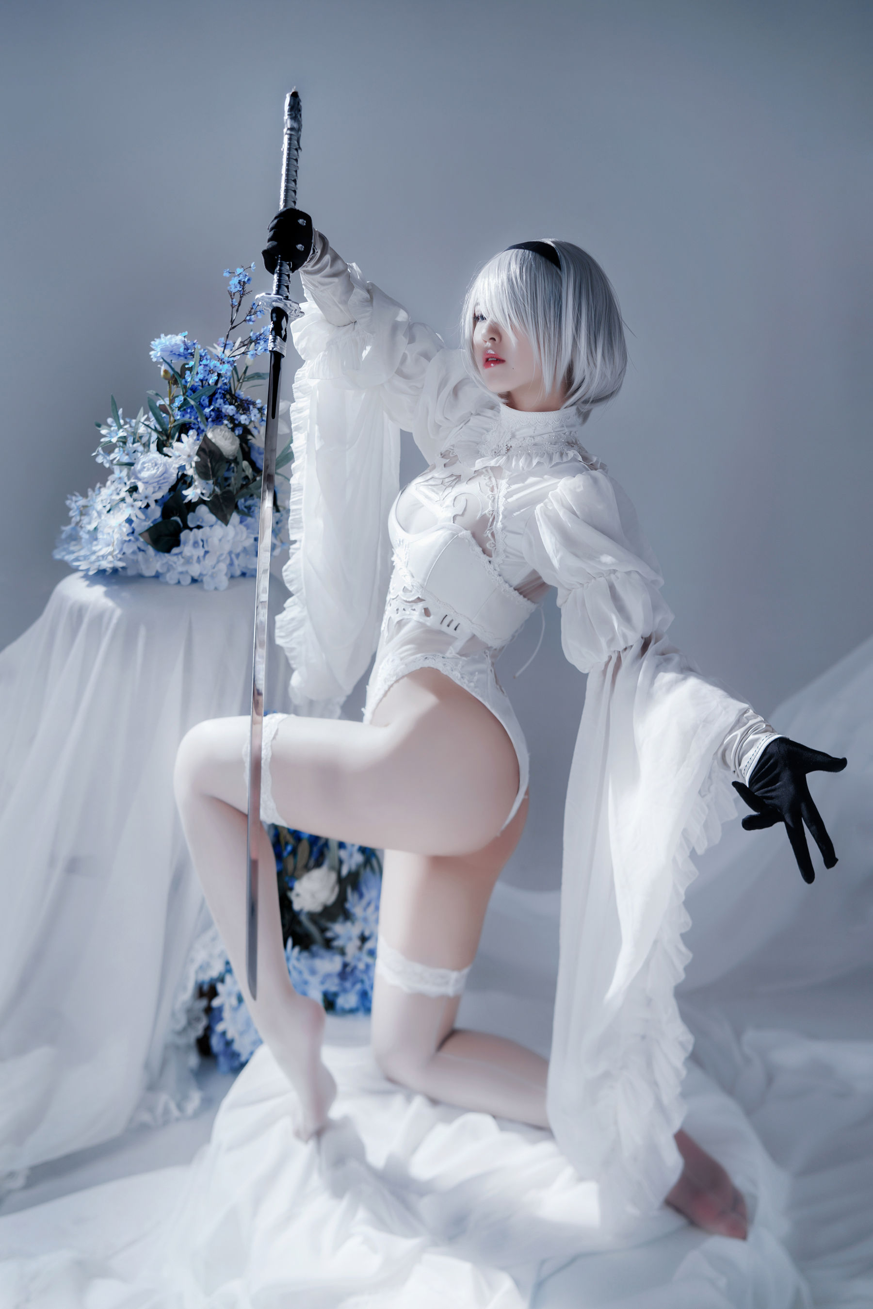 [福利COS] 半半子 - Automataヨルハ二号B型 白いドレス