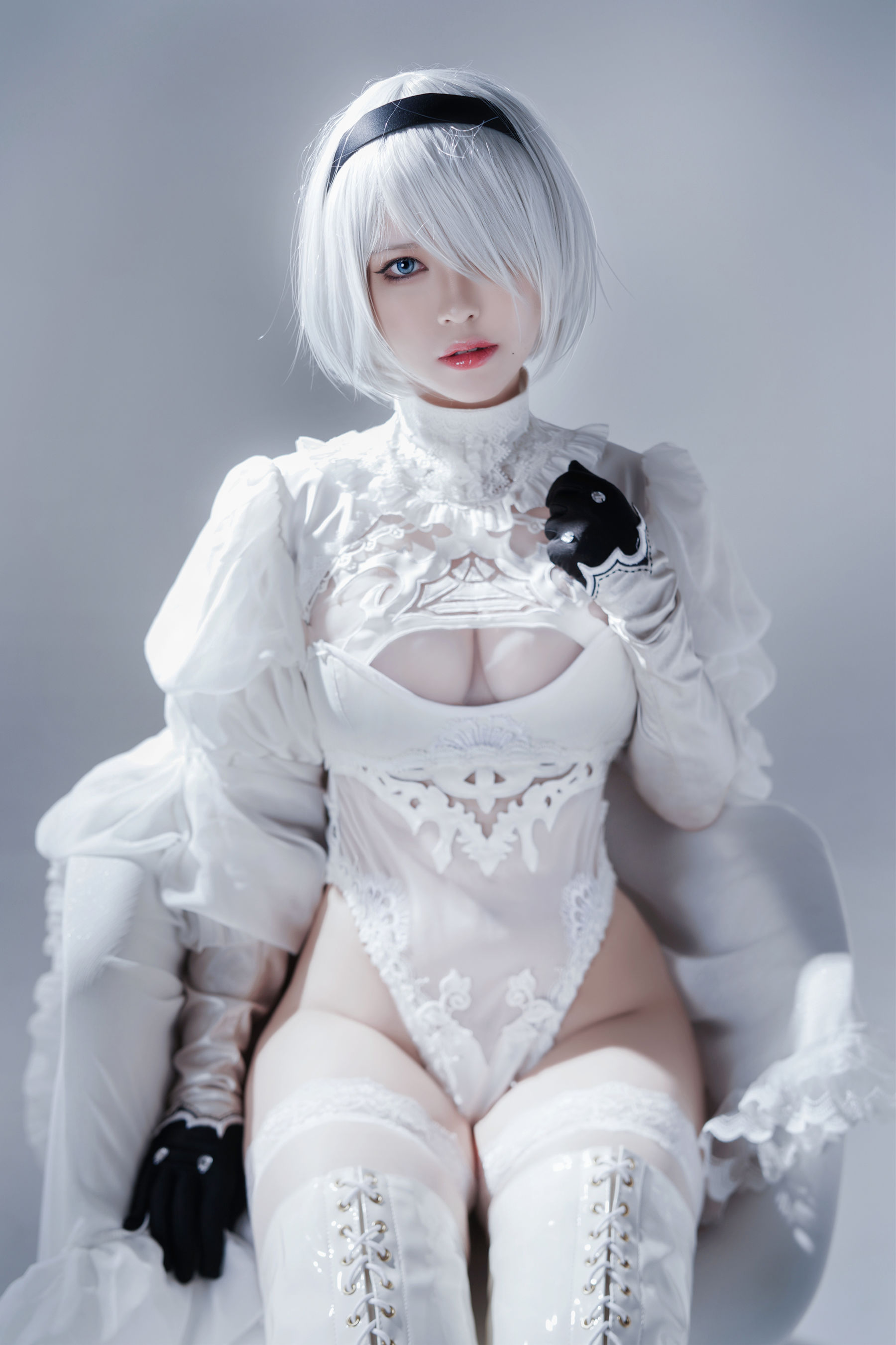 [福利COS] 半半子 - Automataヨルハ二号B型 白いドレス