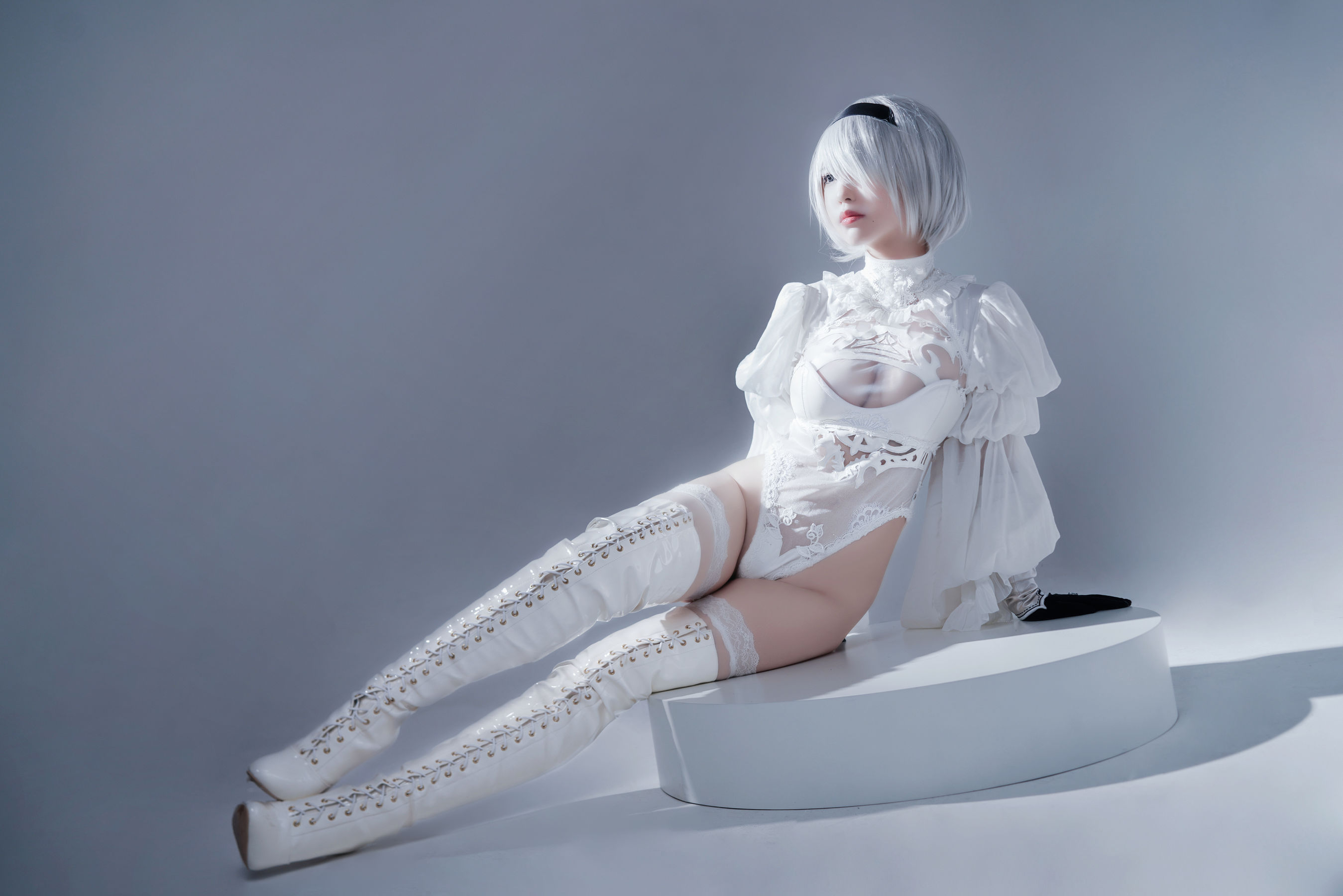 [福利COS] 半半子 - Automataヨルハ二号B型 白いドレス