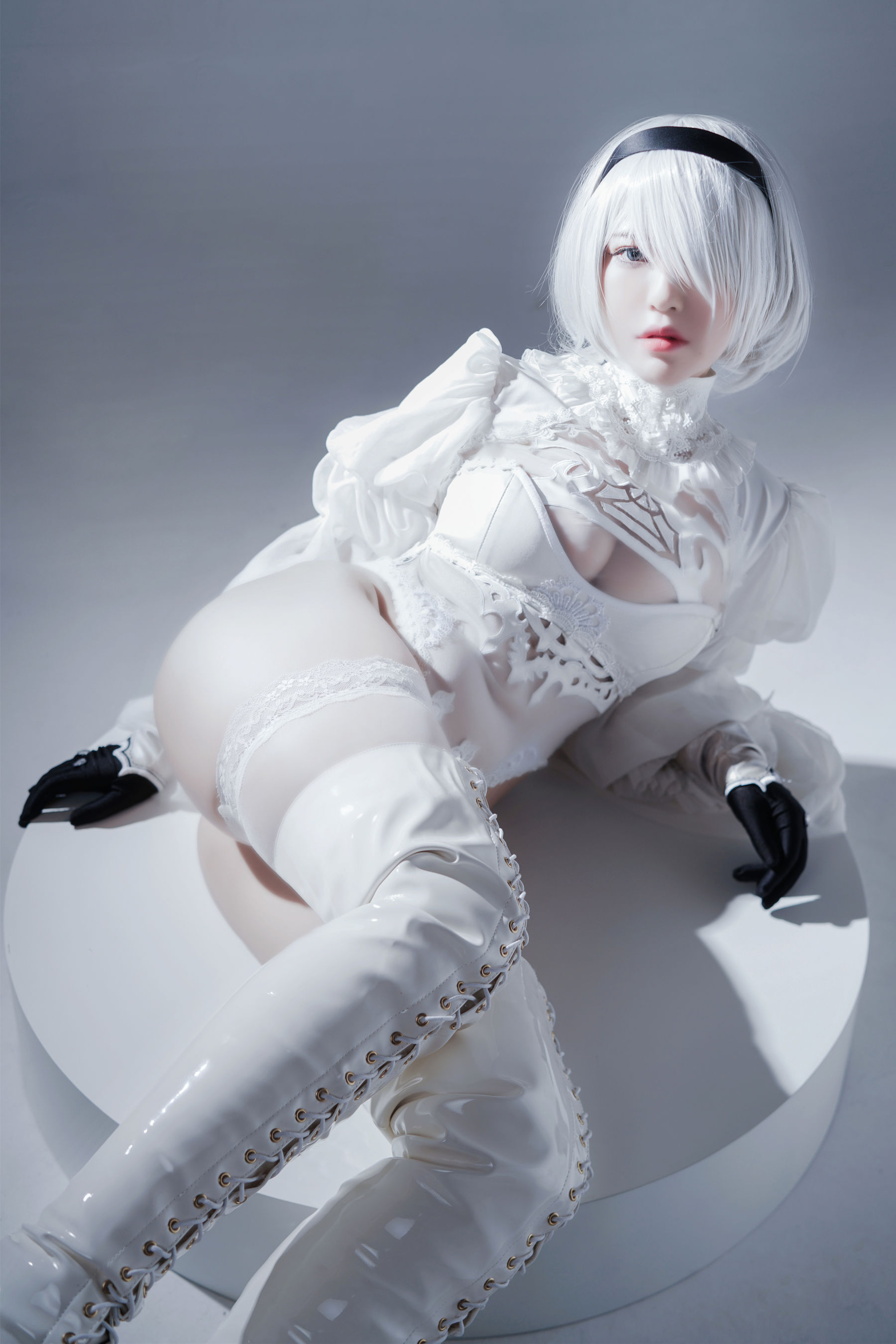 [福利COS] 半半子 - Automataヨルハ二号B型 白いドレス