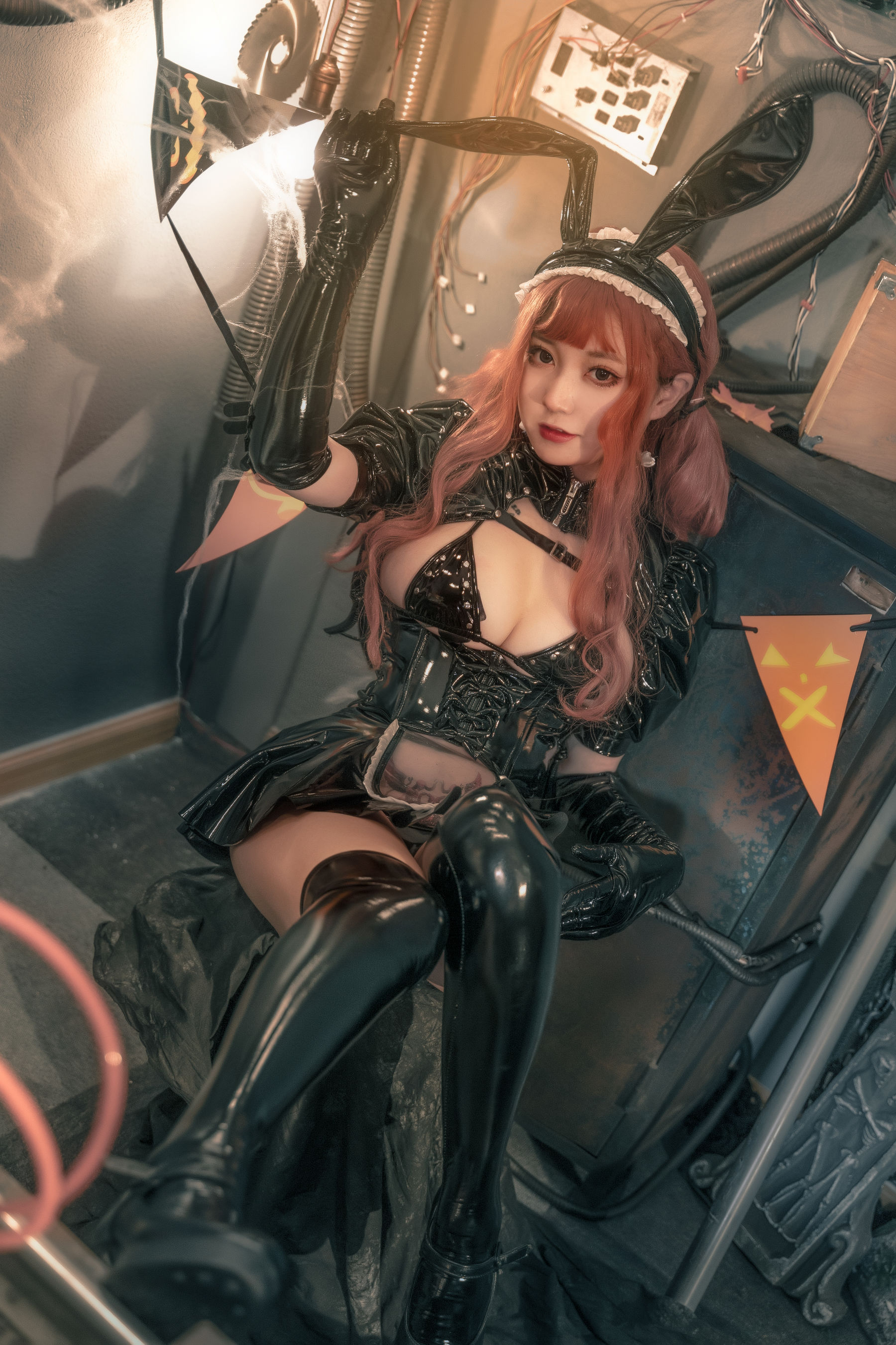 [福利COS] 奇行家狗崽(棕桠阿狗崽) - 漆皮兔女仆