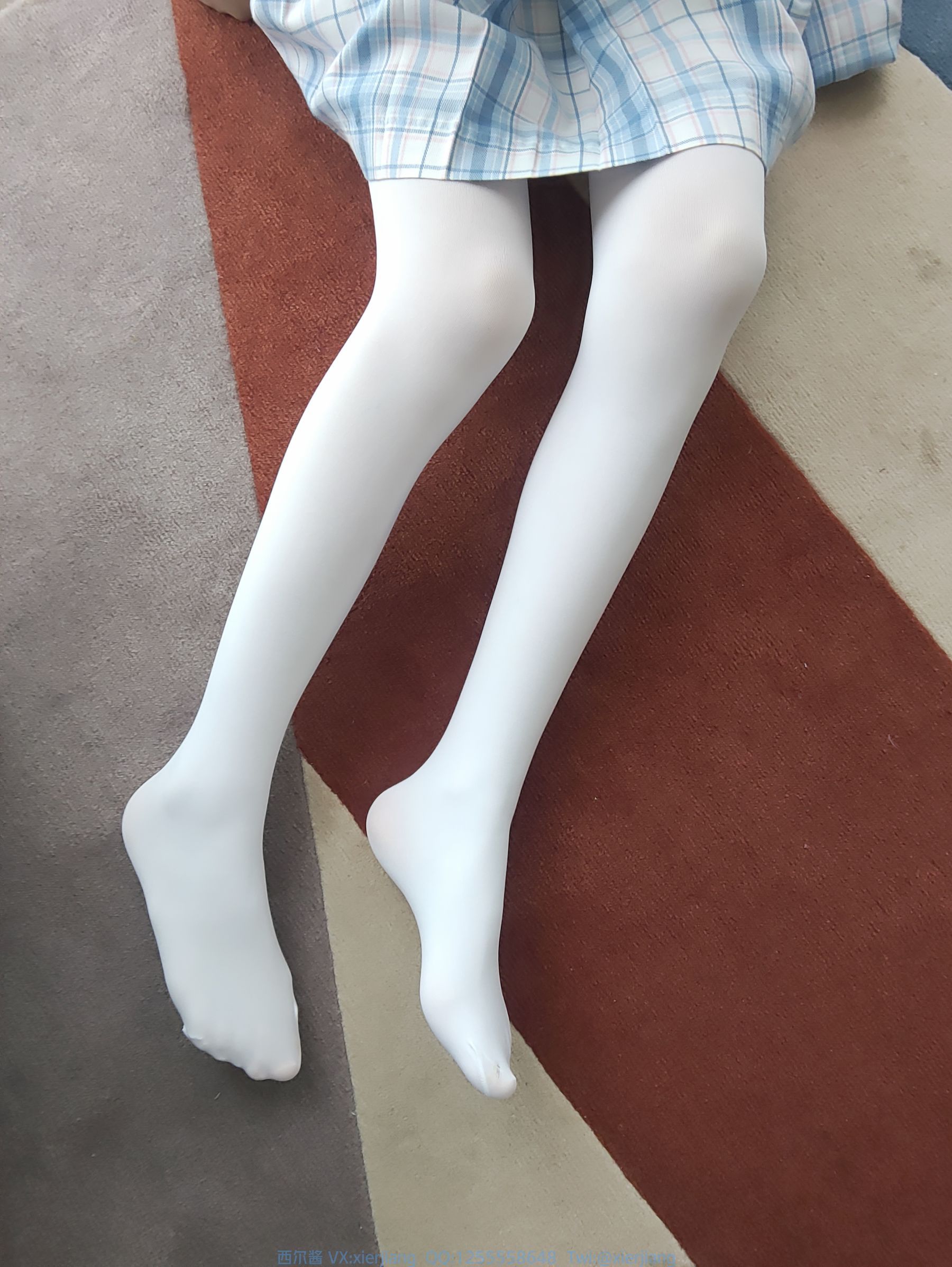 [福利COS] 微博萌妹子西尔酱 - 棉花糖白丝JK