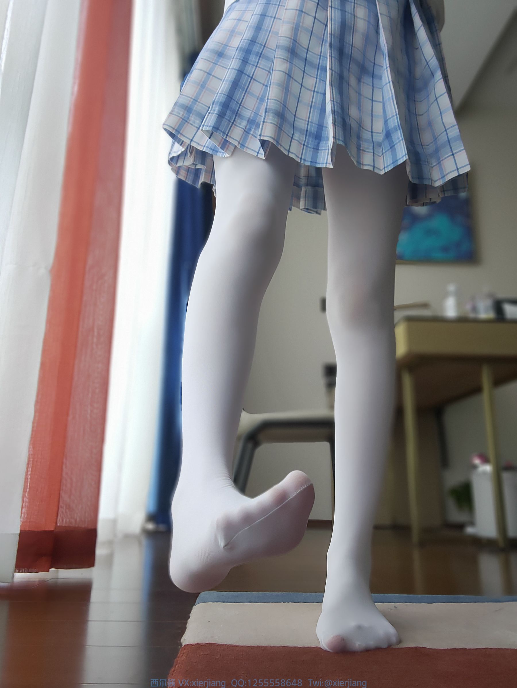 [福利COS] 微博萌妹子西尔酱 - 棉花糖白丝JK