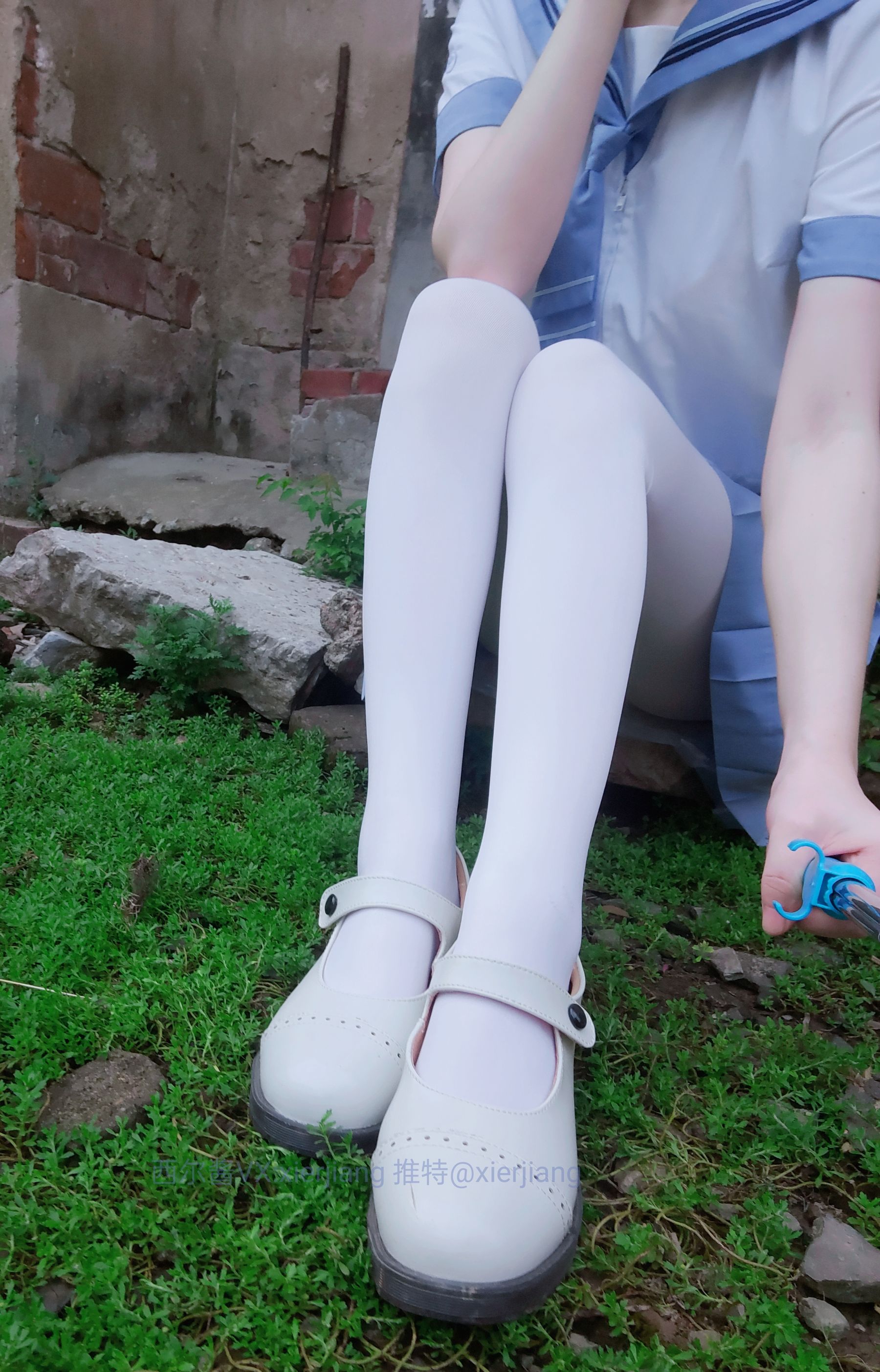 [福利COS] 微博萌妹子西尔酱 - 青草水手服