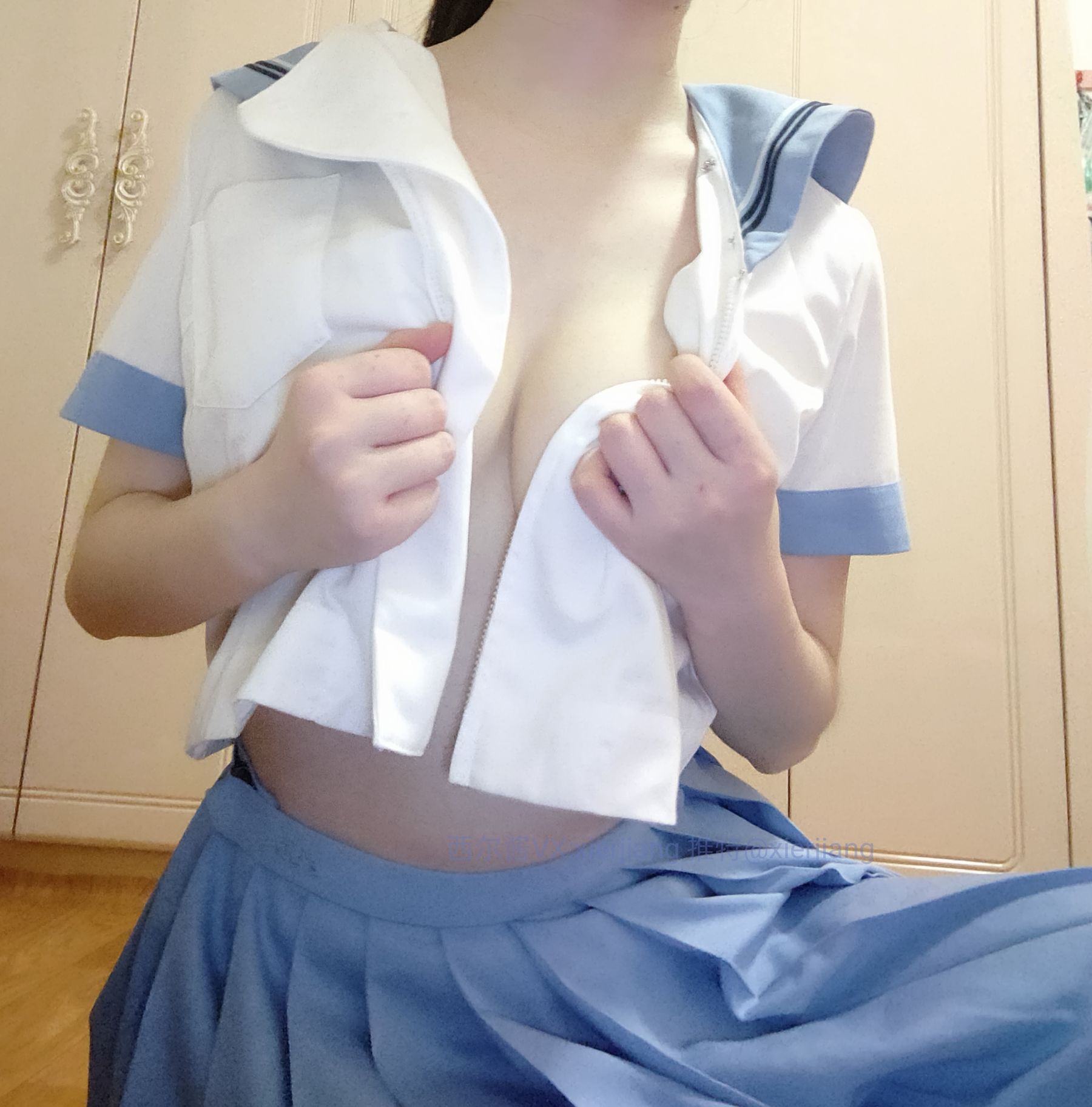 [福利COS] 微博萌妹子西尔酱 - 青草水手服