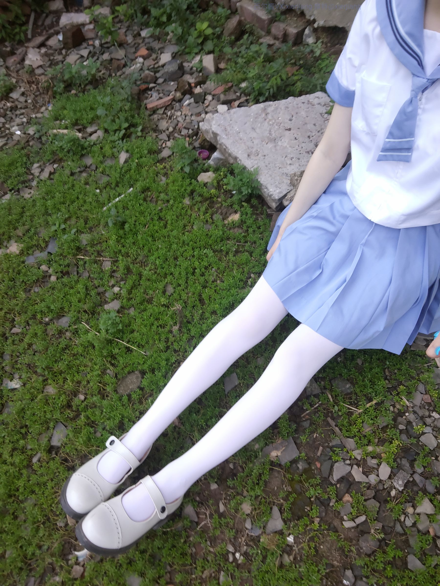[福利COS] 微博萌妹子西尔酱 - 青草水手服