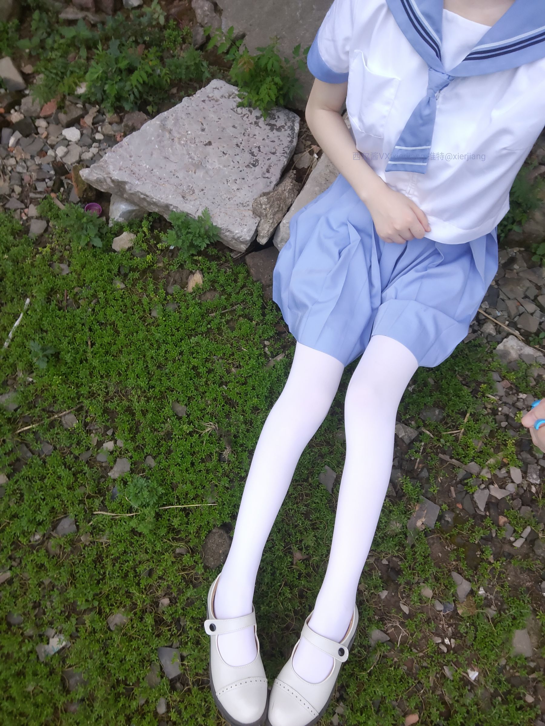 [福利COS] 微博萌妹子西尔酱 - 青草水手服