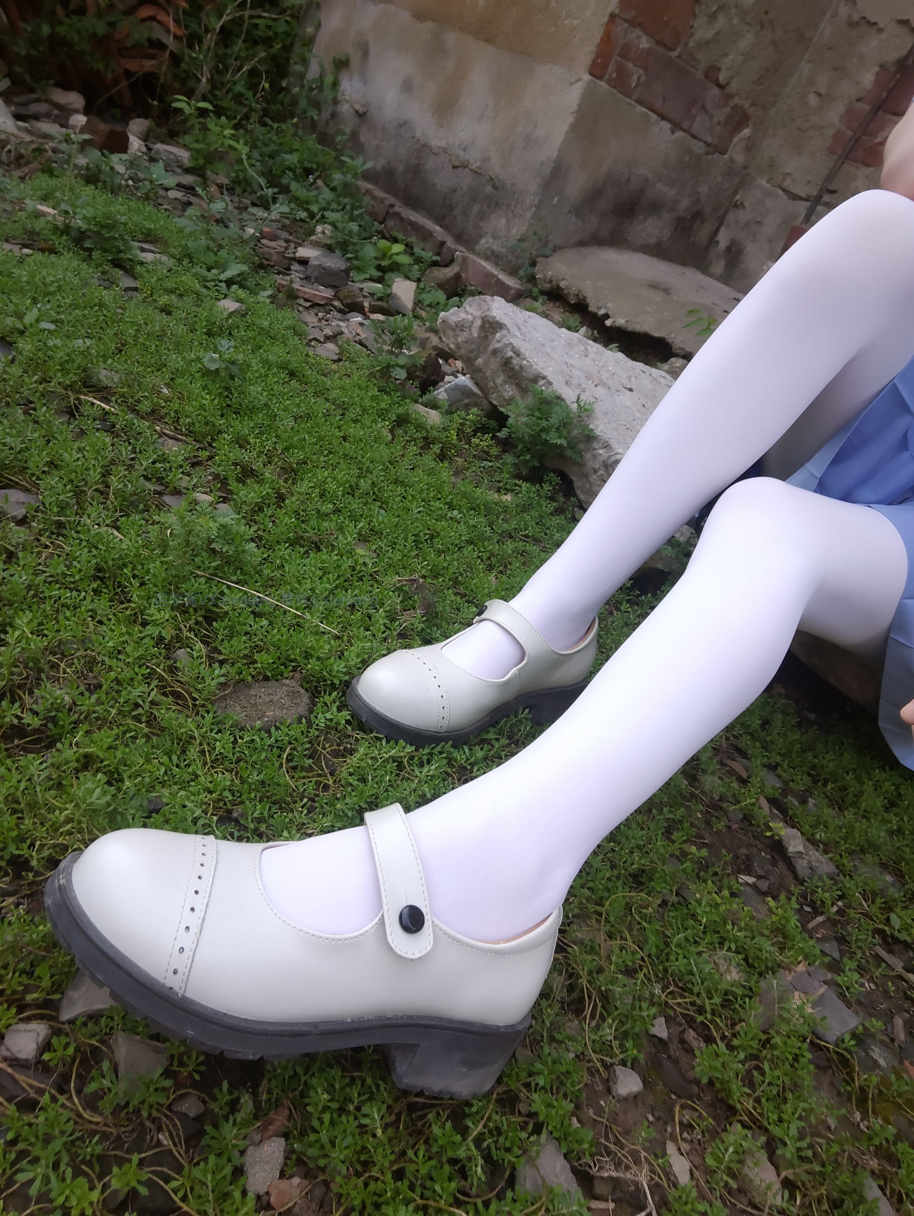 [福利COS] 微博萌妹子西尔酱 - 青草水手服
