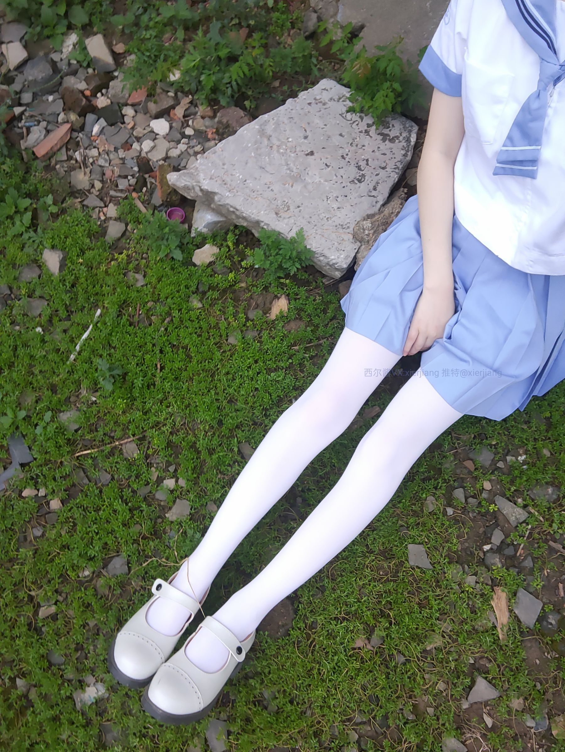 [福利COS] 微博萌妹子西尔酱 - 青草水手服