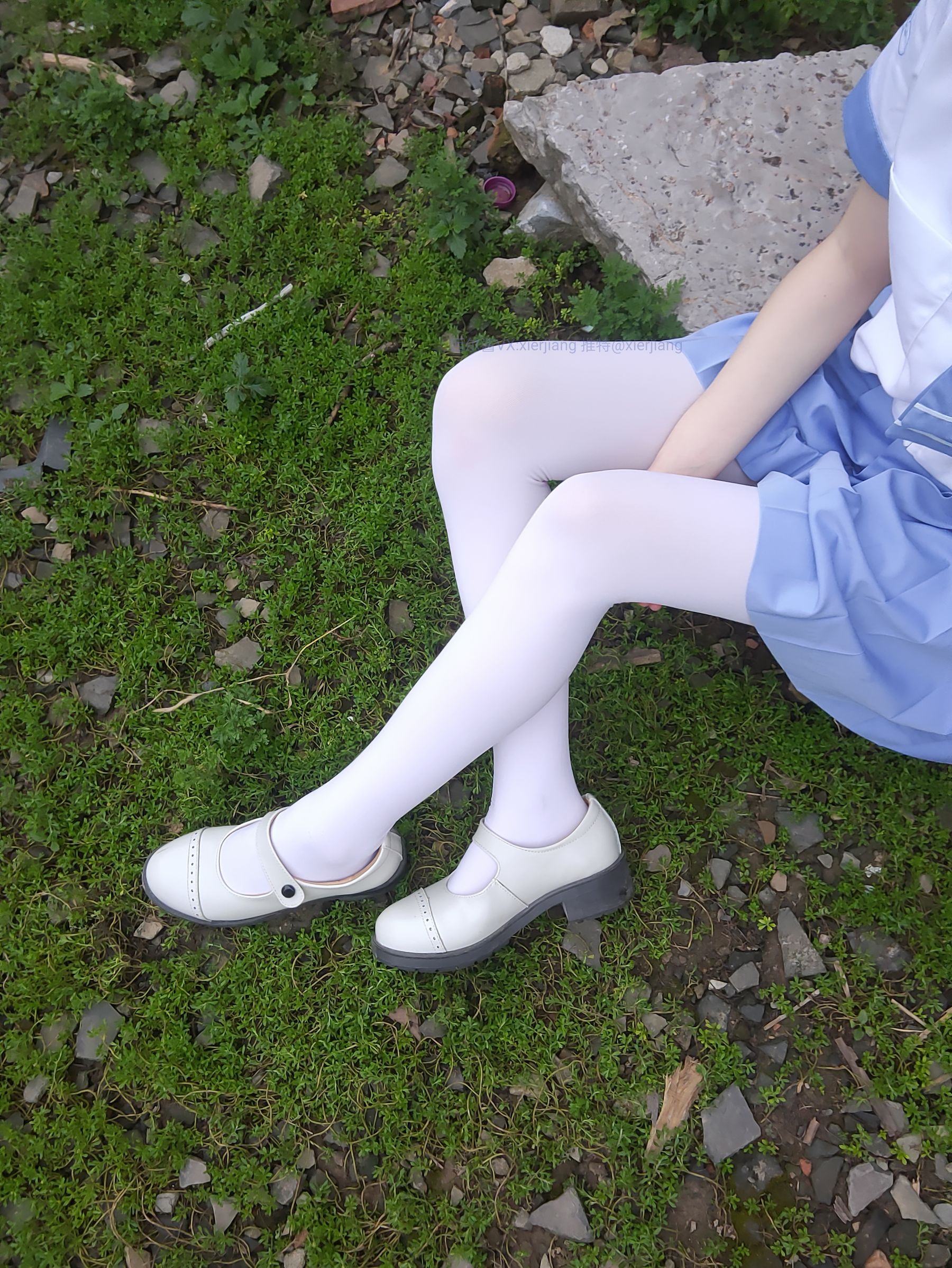 [福利COS] 微博萌妹子西尔酱 - 青草水手服