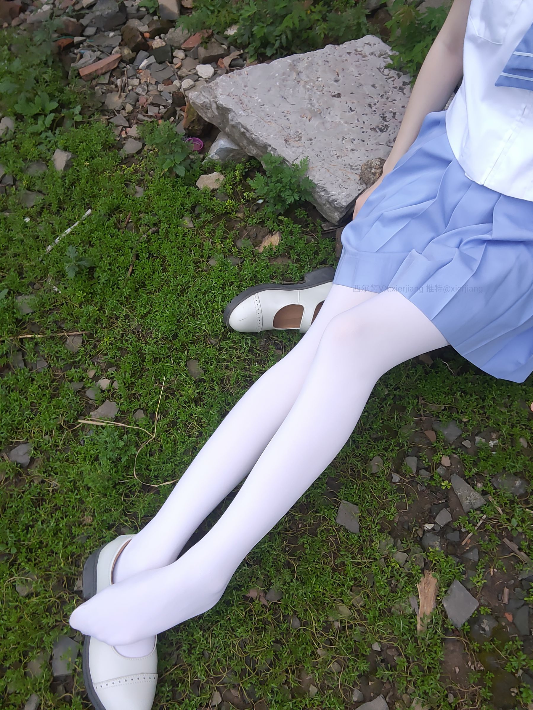 [福利COS] 微博萌妹子西尔酱 - 青草水手服