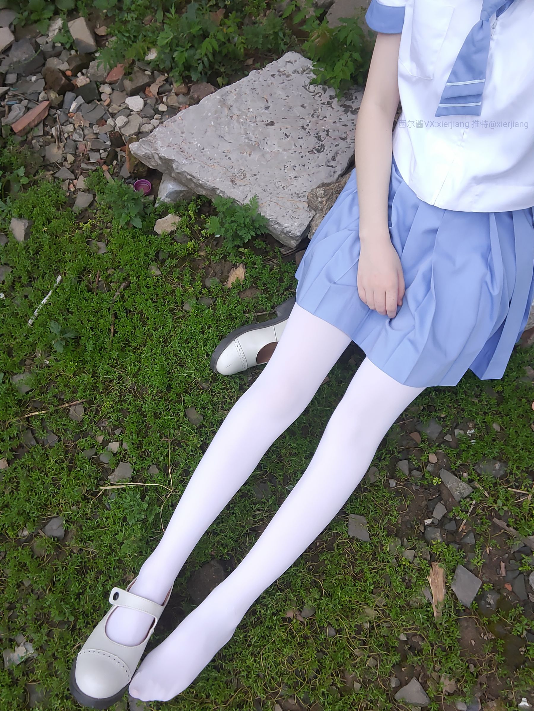 [福利COS] 微博萌妹子西尔酱 - 青草水手服