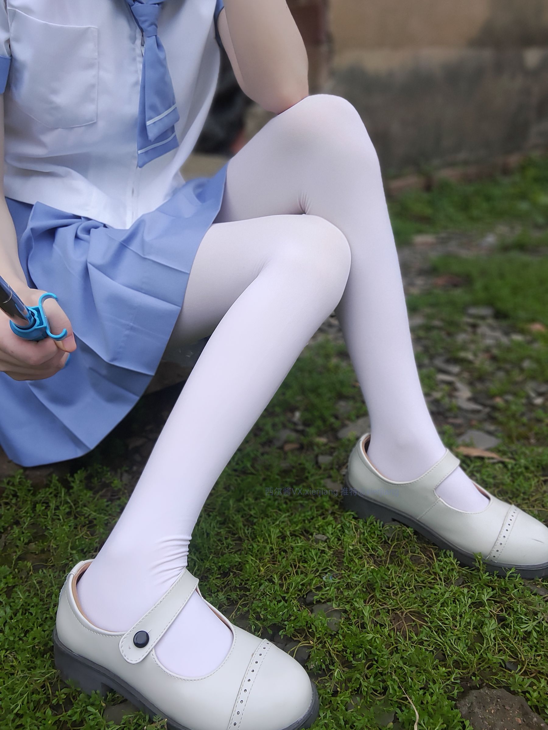 [福利COS] 微博萌妹子西尔酱 - 青草水手服