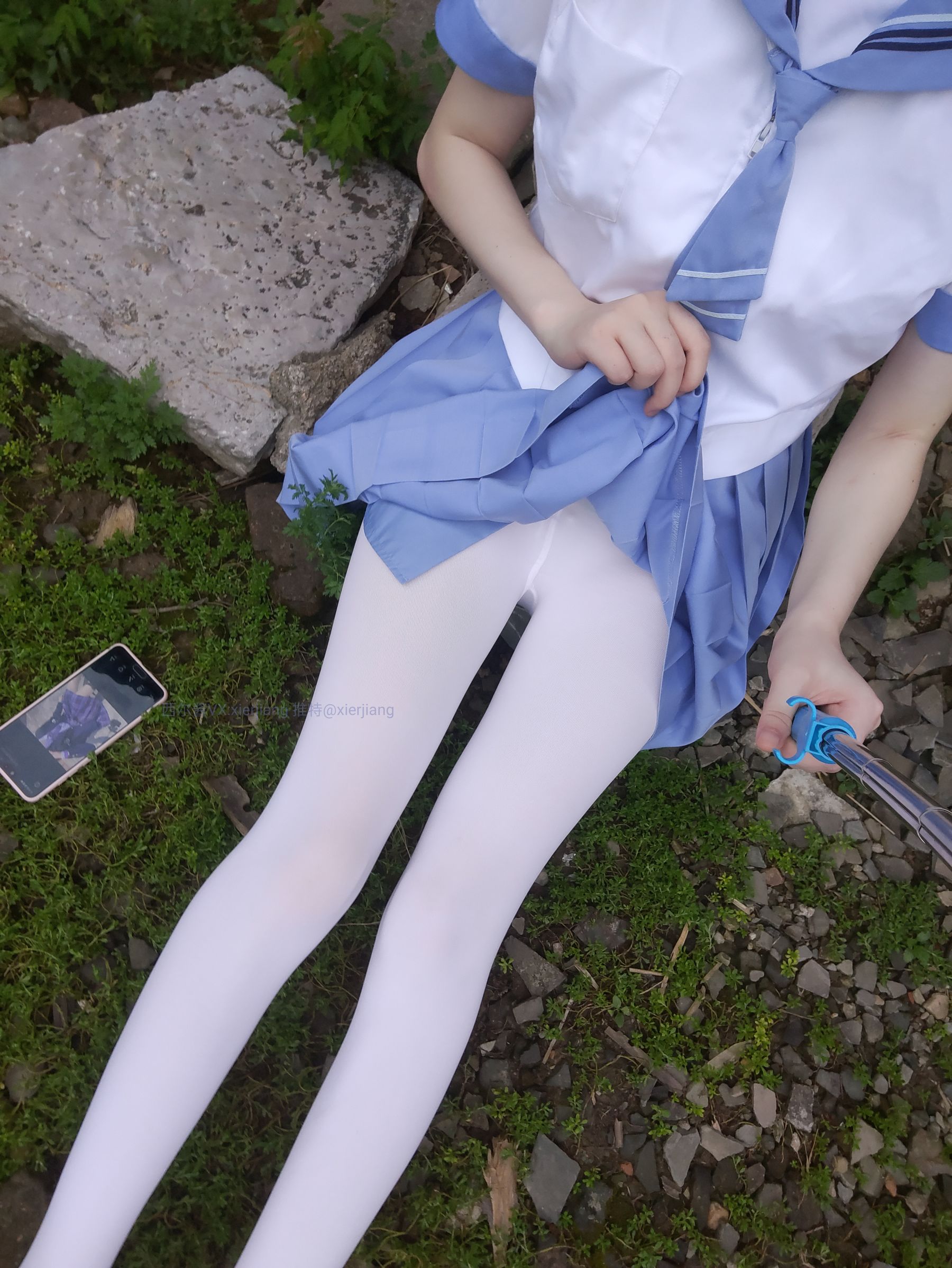 [福利COS] 微博萌妹子西尔酱 - 青草水手服