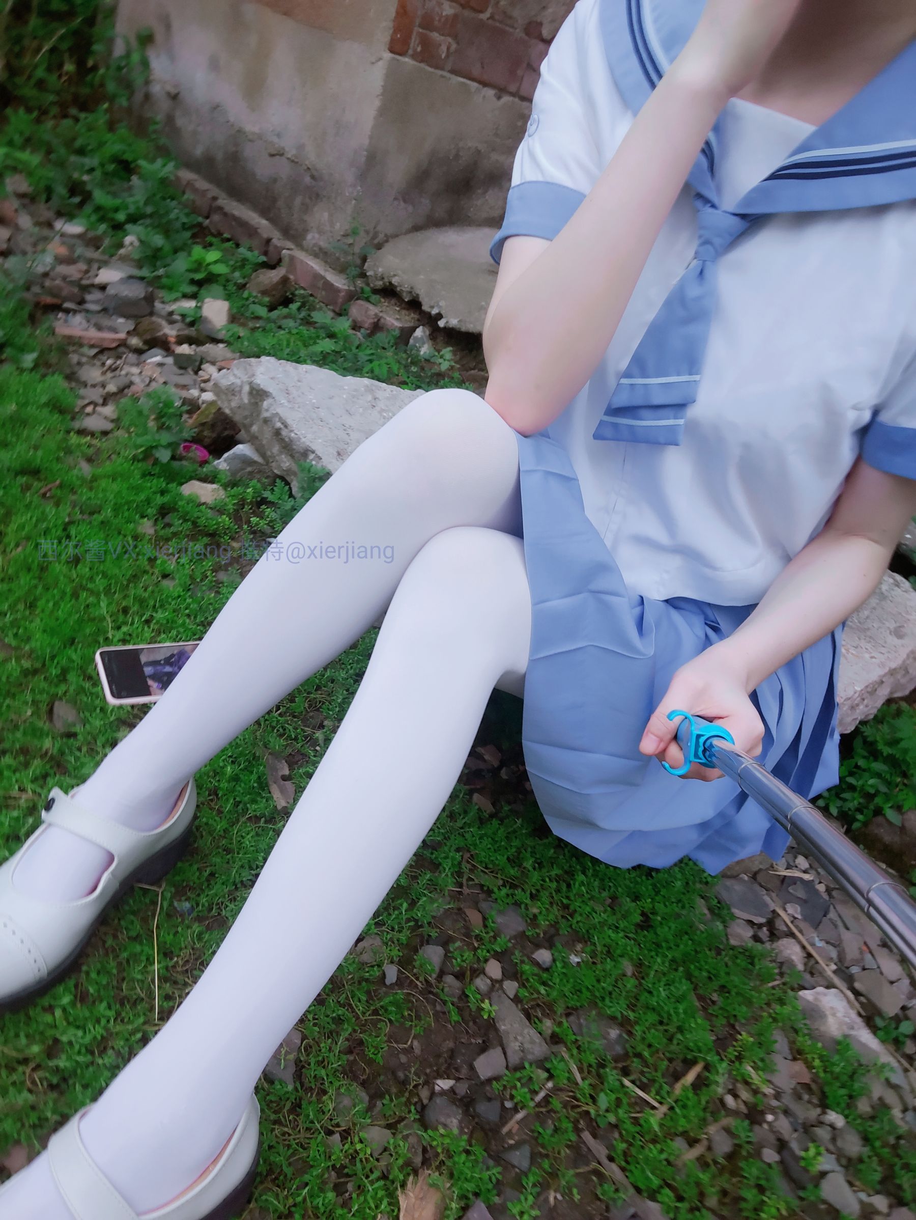 [福利COS] 微博萌妹子西尔酱 - 青草水手服