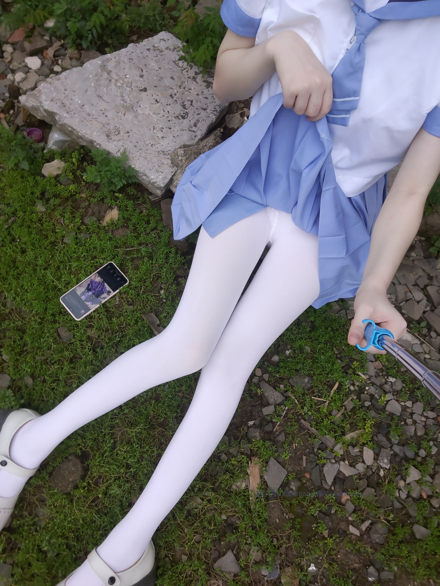 [福利COS] 微博萌妹子西尔酱 - 青草水手服