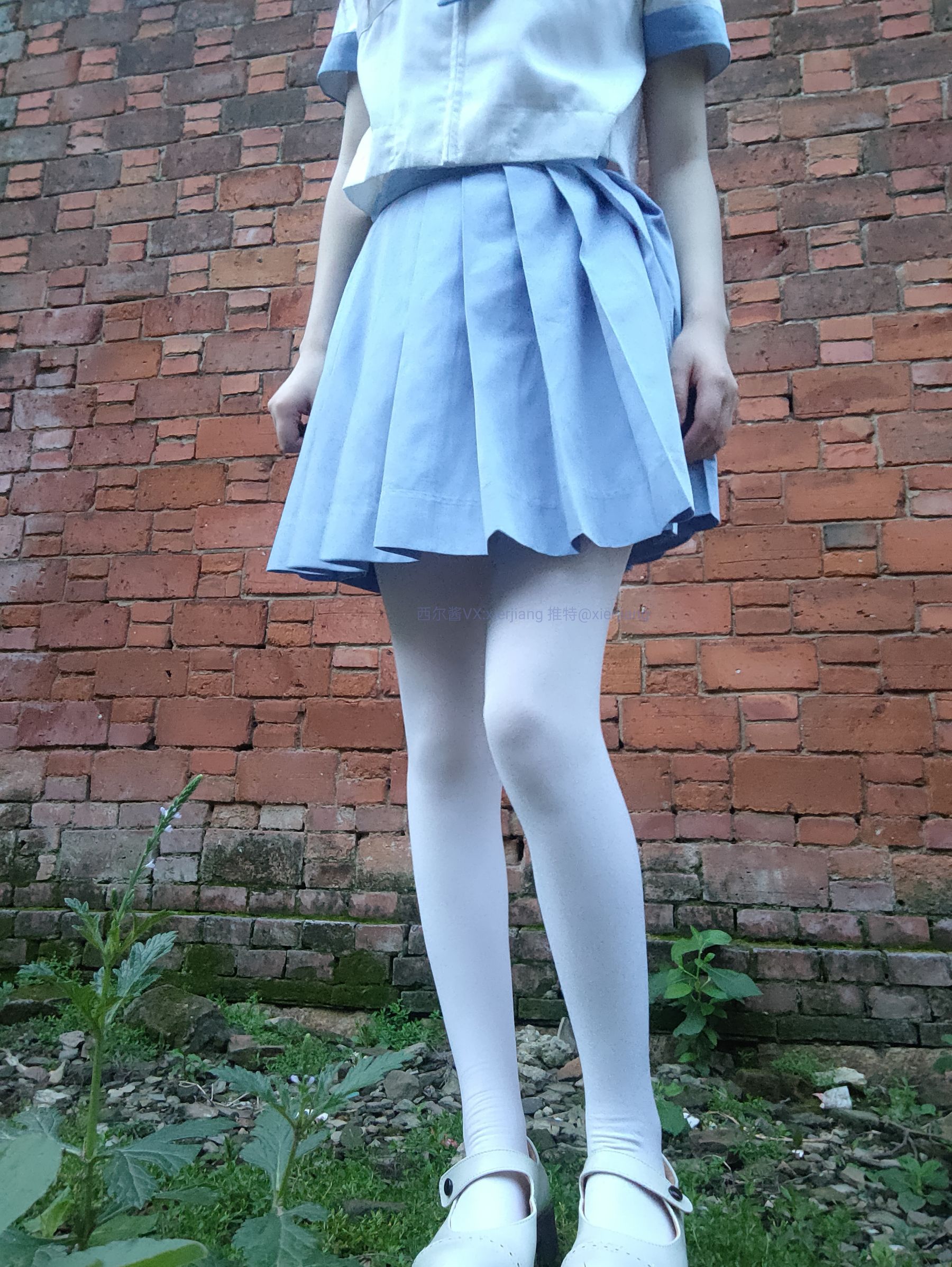 [福利COS] 微博萌妹子西尔酱 - 青草水手服