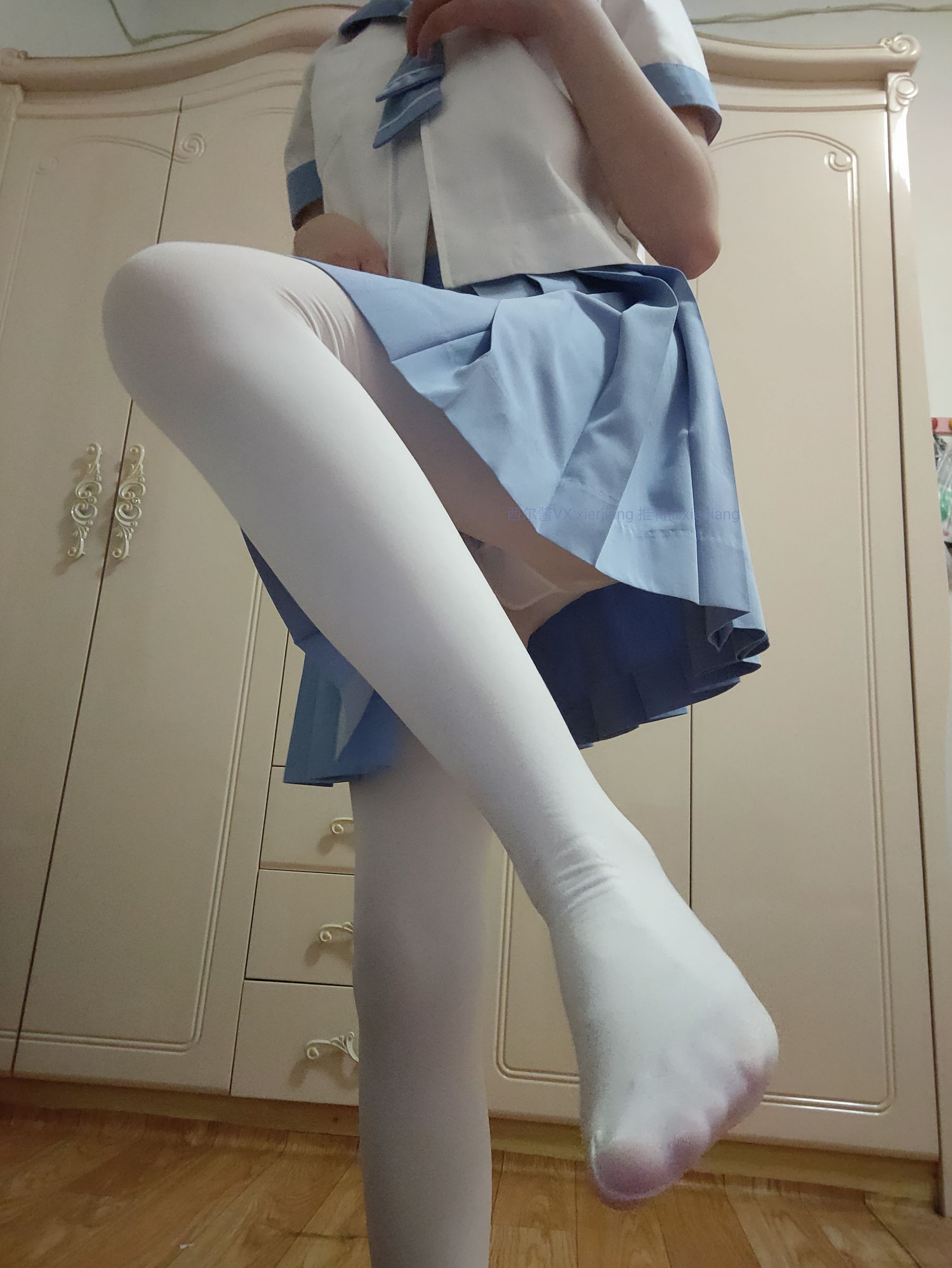 [福利COS] 微博萌妹子西尔酱 - 青草水手服