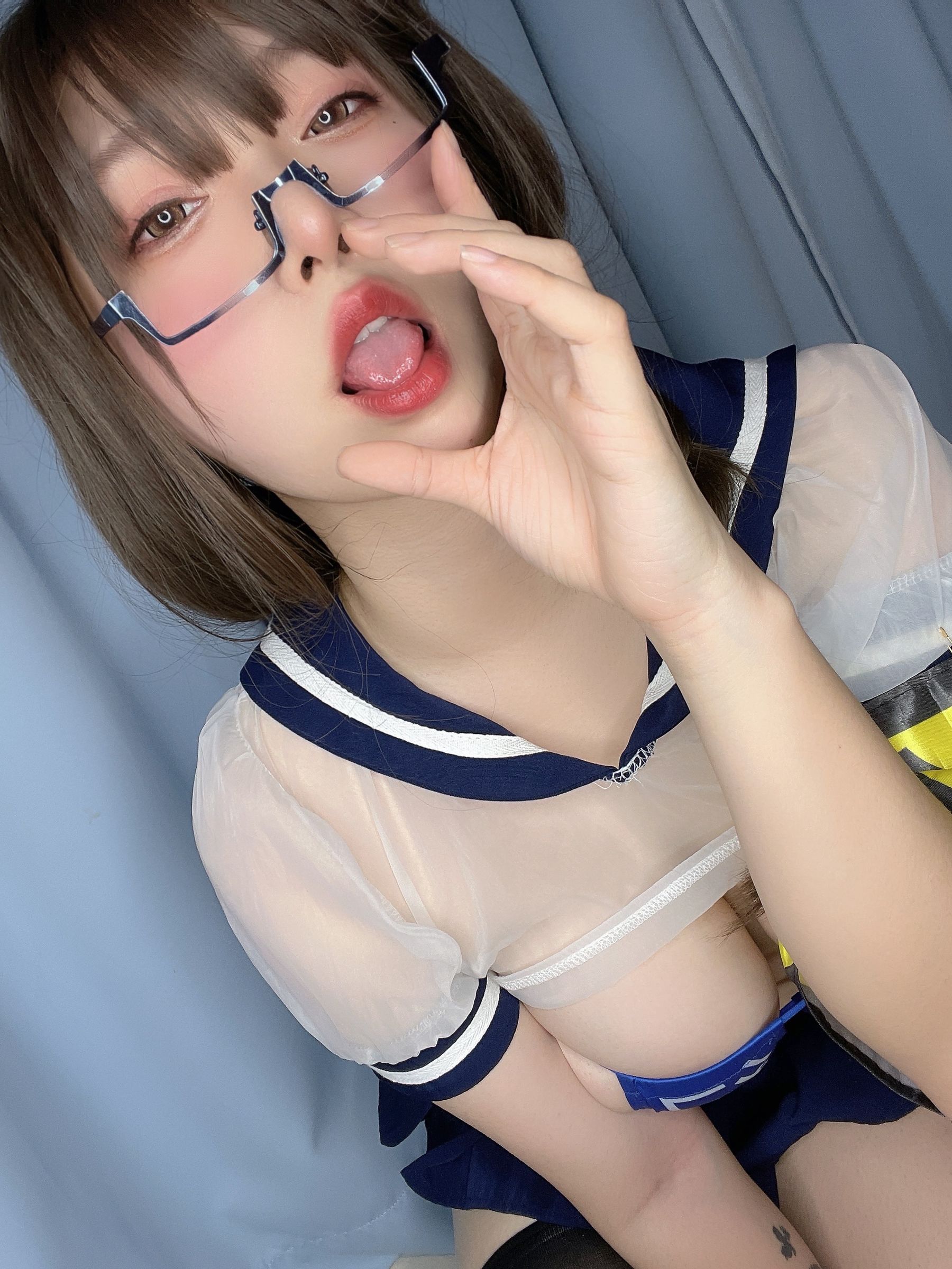 [福利COS] 次屁啦 - 私底下的风纪委员