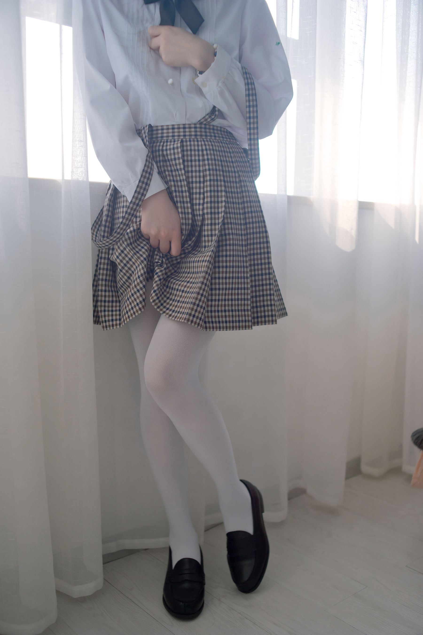 [福利COS] 福利姬木花琳琳是勇者 - 名校大小姐爱欲沉沦 生〇台中学·前篇