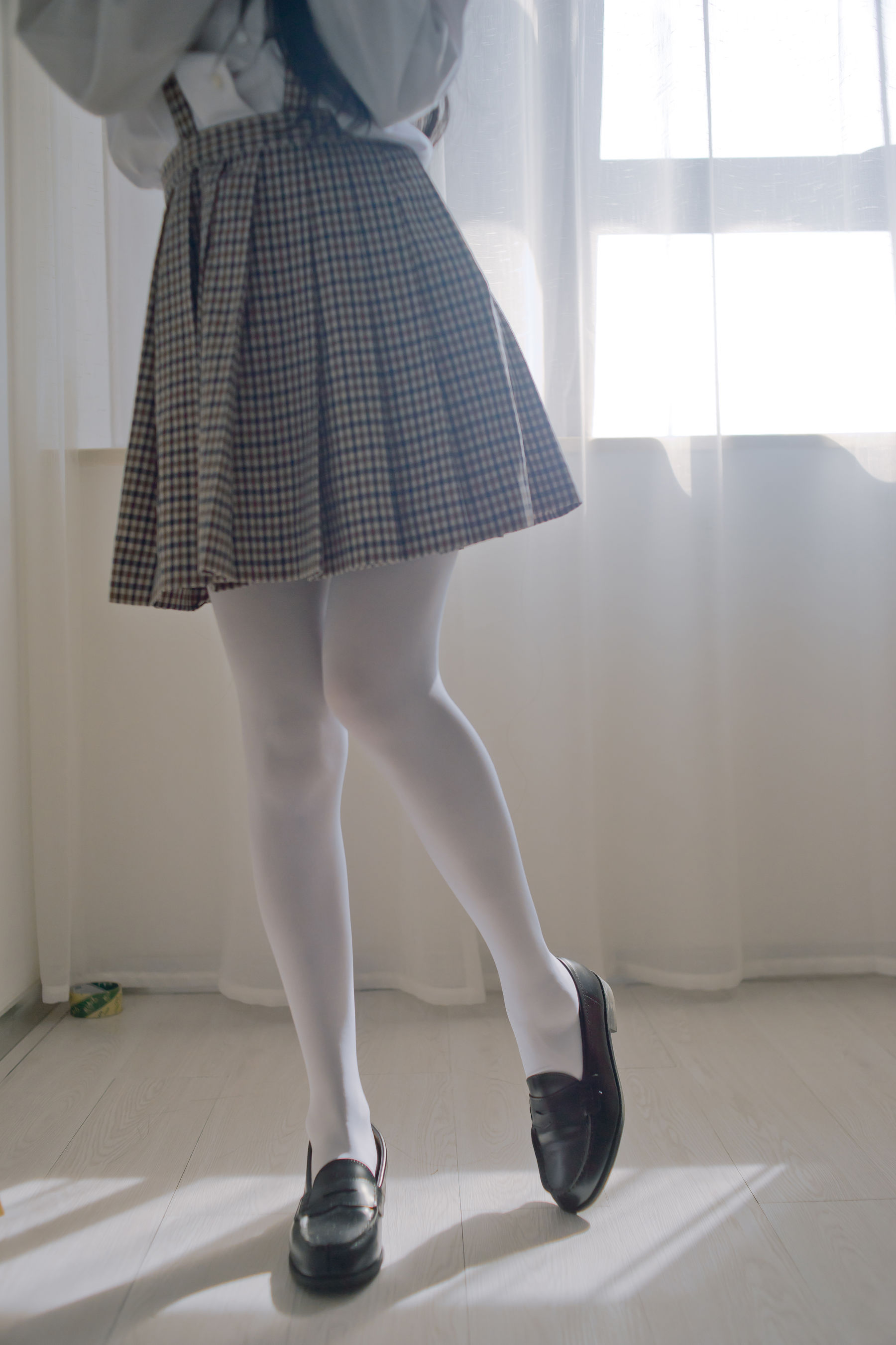 [福利COS] 福利姬木花琳琳是勇者 - 名校大小姐爱欲沉沦 生〇台中学·前篇
