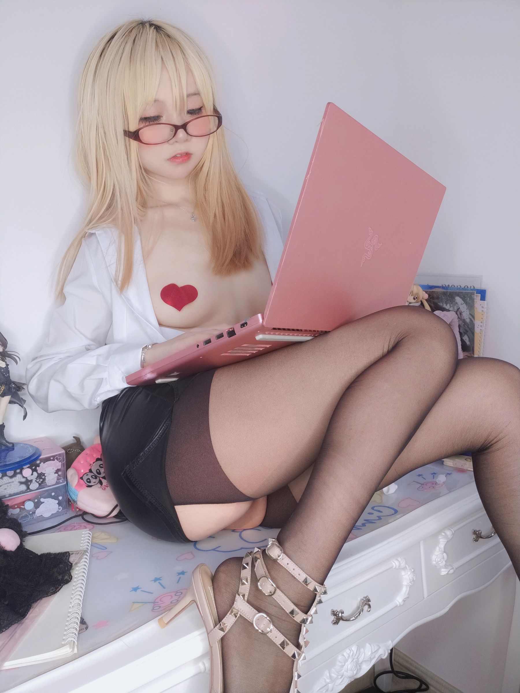 [福利COS] 萌妹子Coser摇摇乐yoyo - 在宅勤務の一日