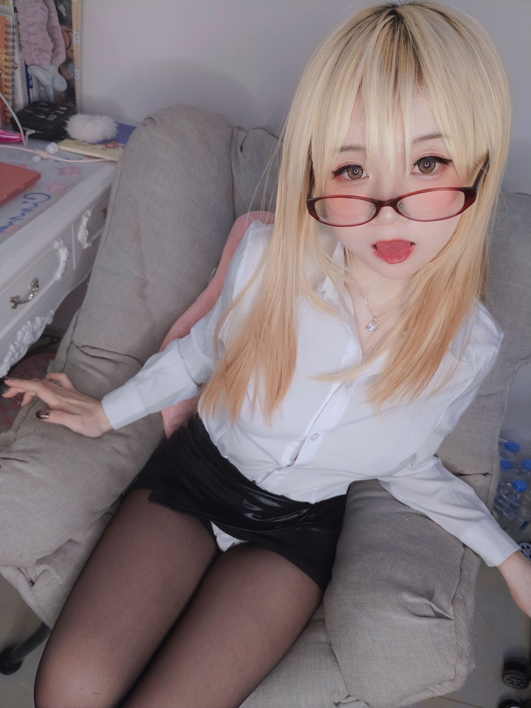 [福利COS] 萌妹子Coser摇摇乐yoyo - 在宅勤務の一日
