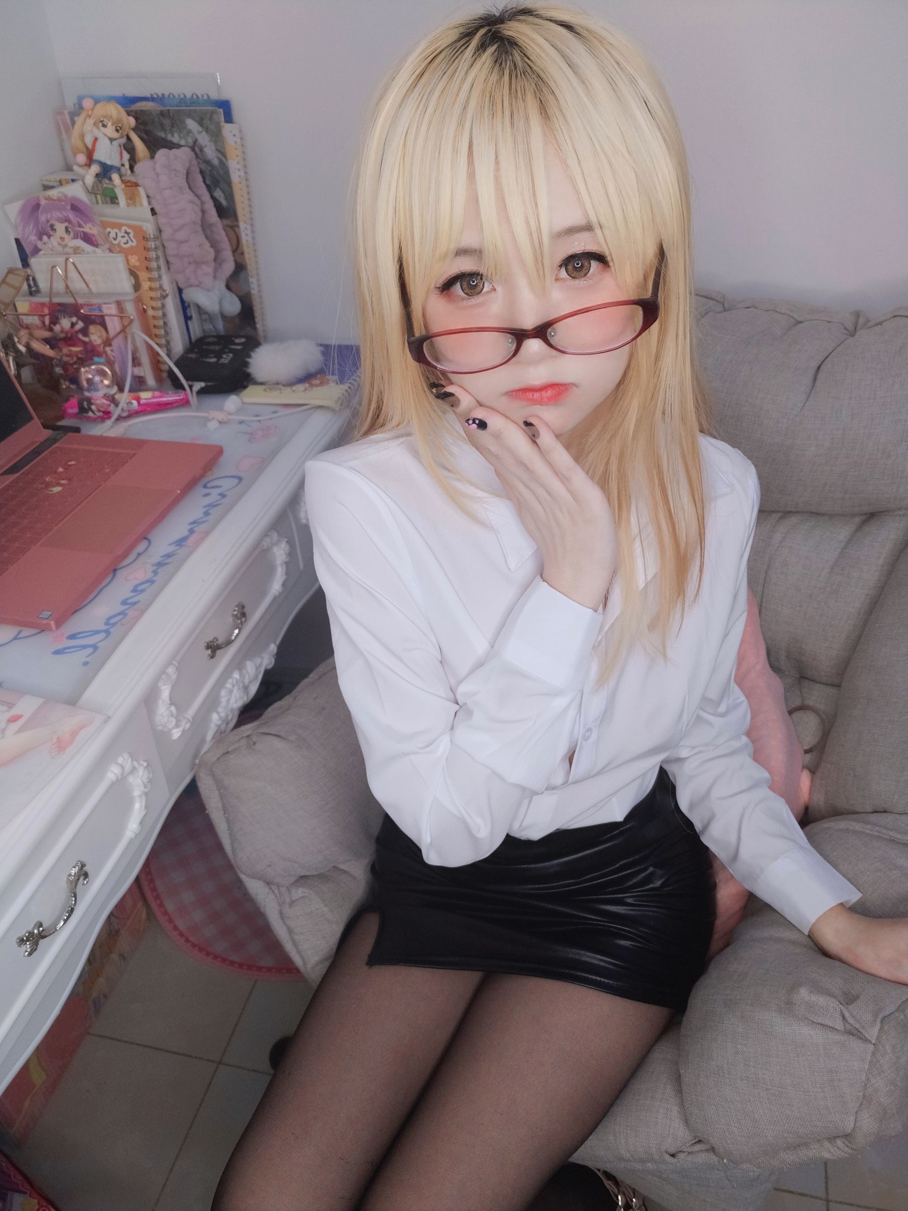 [福利COS] 萌妹子Coser摇摇乐yoyo - 在宅勤務の一日