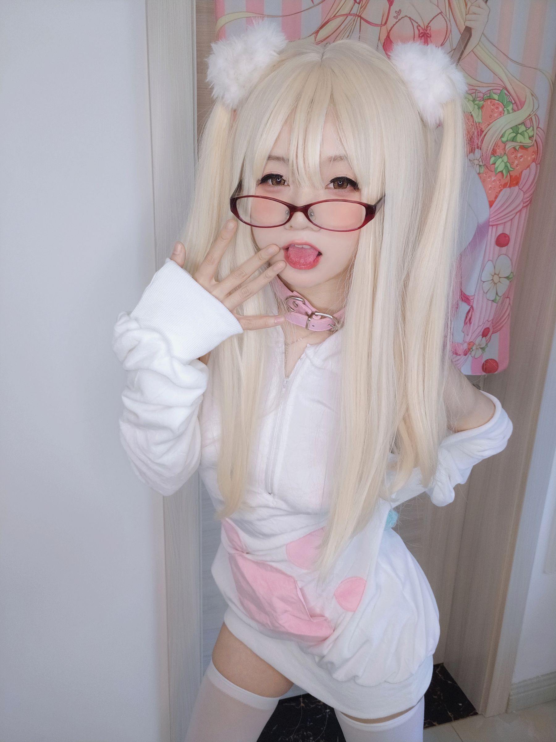 [福利COS] 萌妹子Coser摇摇乐yoyo - 白いクリーム