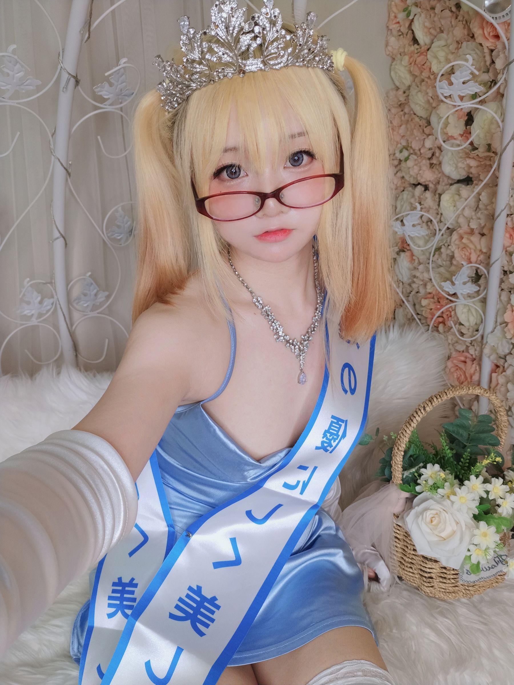 [福利COS] 萌妹子Coser摇摇乐yoyo - 闪光色