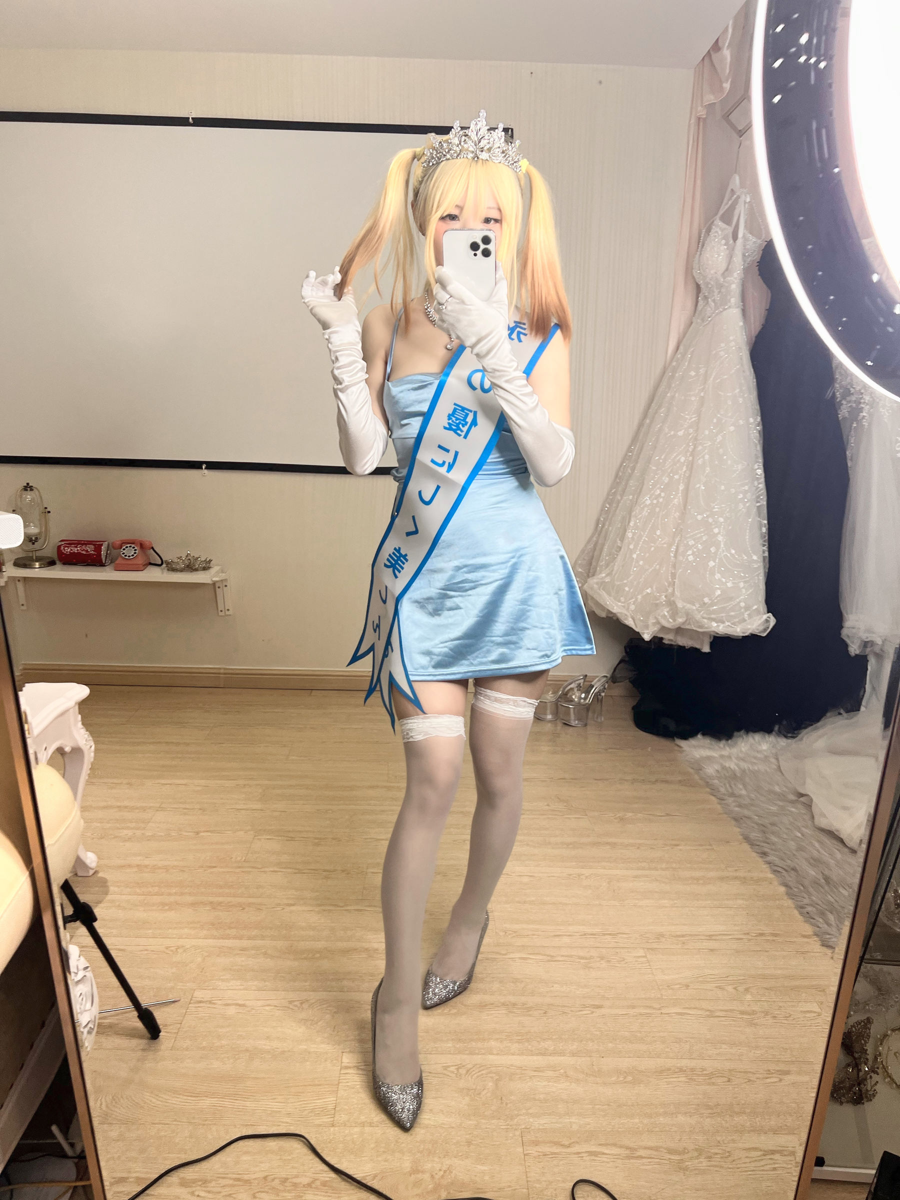 [福利COS] 萌妹子Coser摇摇乐yoyo - 闪光色