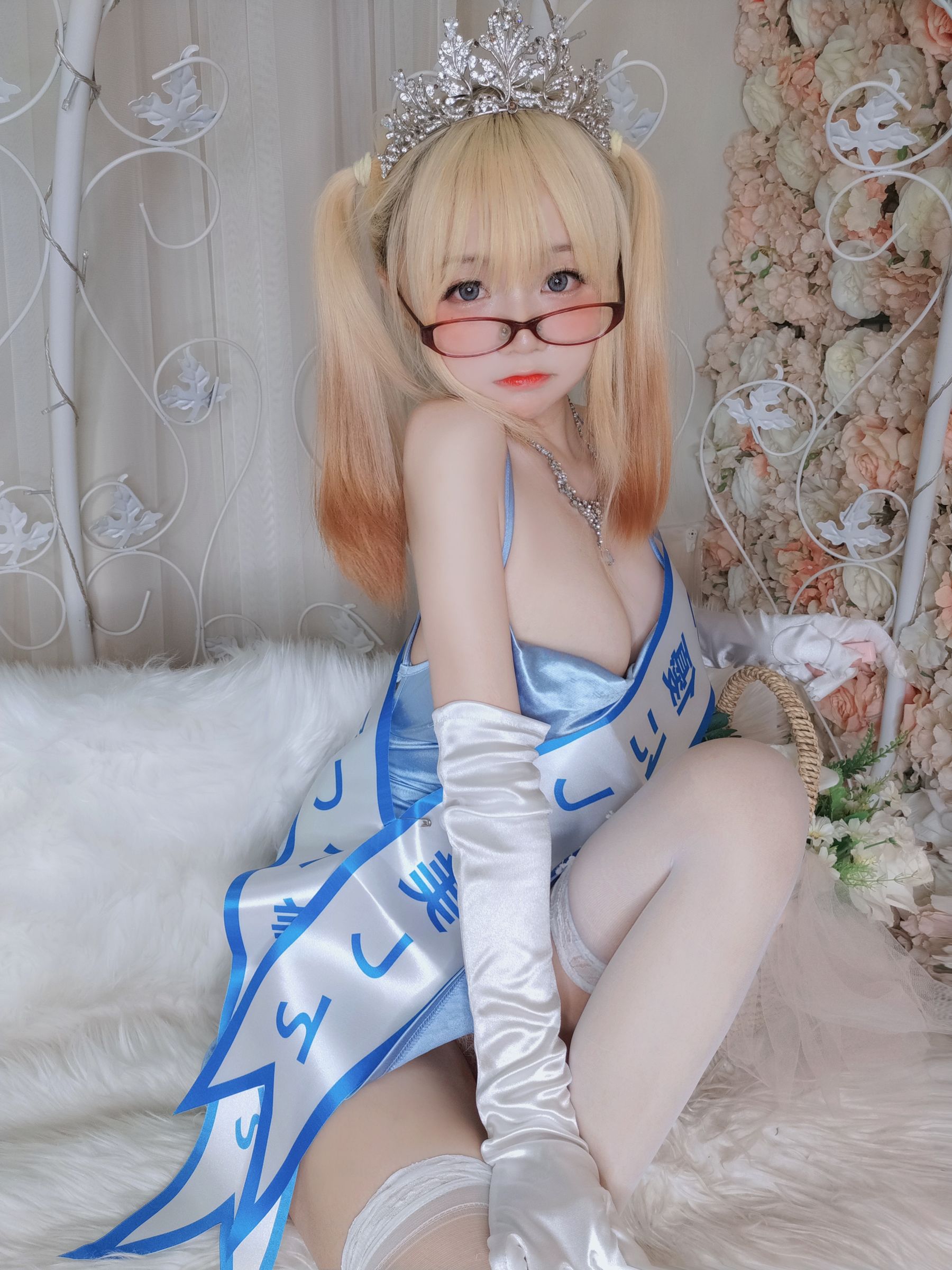 [福利COS] 萌妹子Coser摇摇乐yoyo - 闪光色