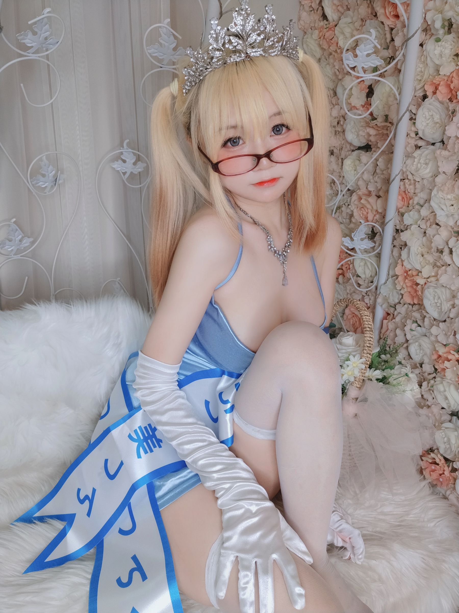 [福利COS] 萌妹子Coser摇摇乐yoyo - 闪光色