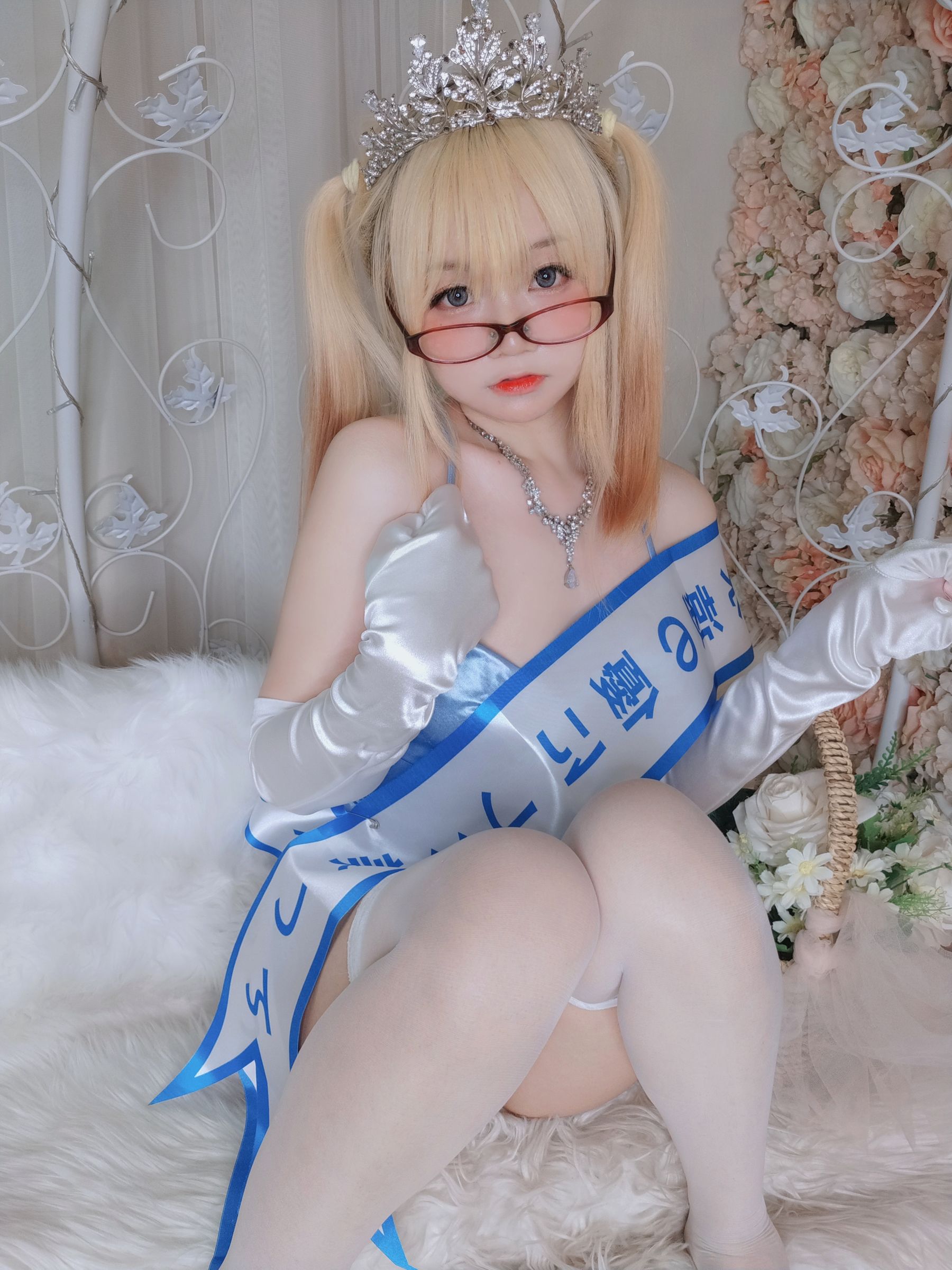 [福利COS] 萌妹子Coser摇摇乐yoyo - 闪光色