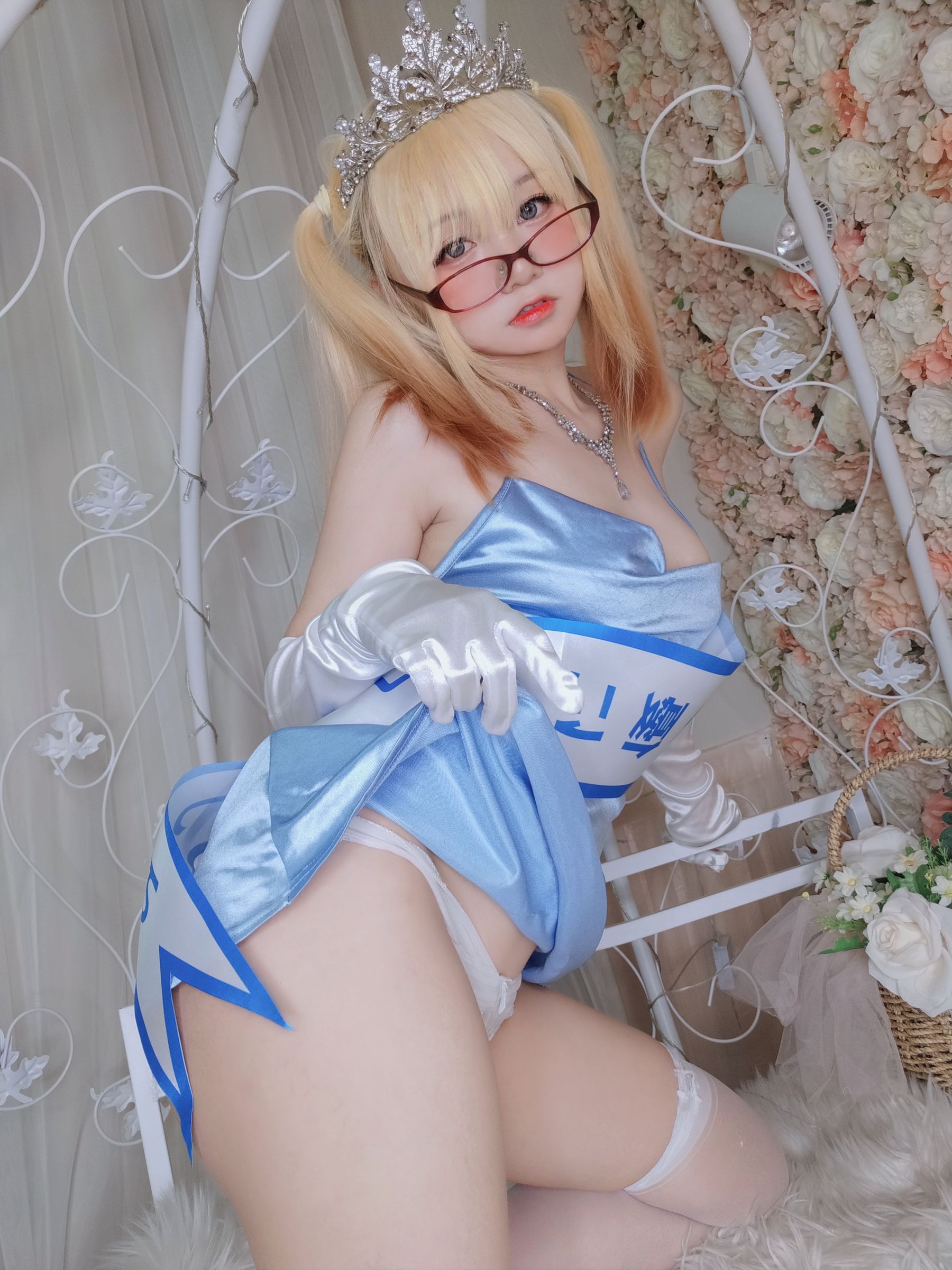 [福利COS] 萌妹子Coser摇摇乐yoyo - 闪光色