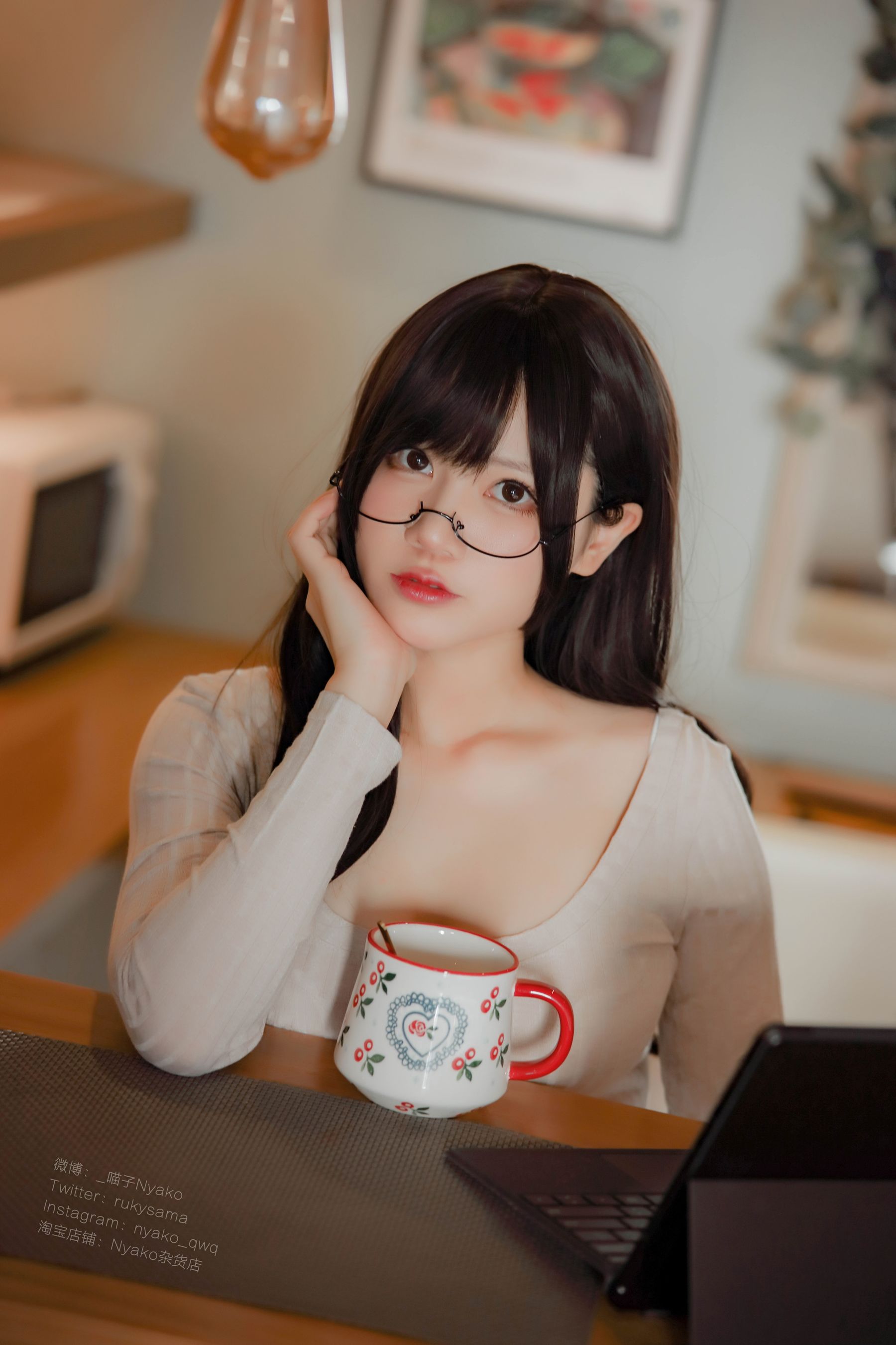 [福利COS] 萌妹子Nyako喵子 - 人妻本
