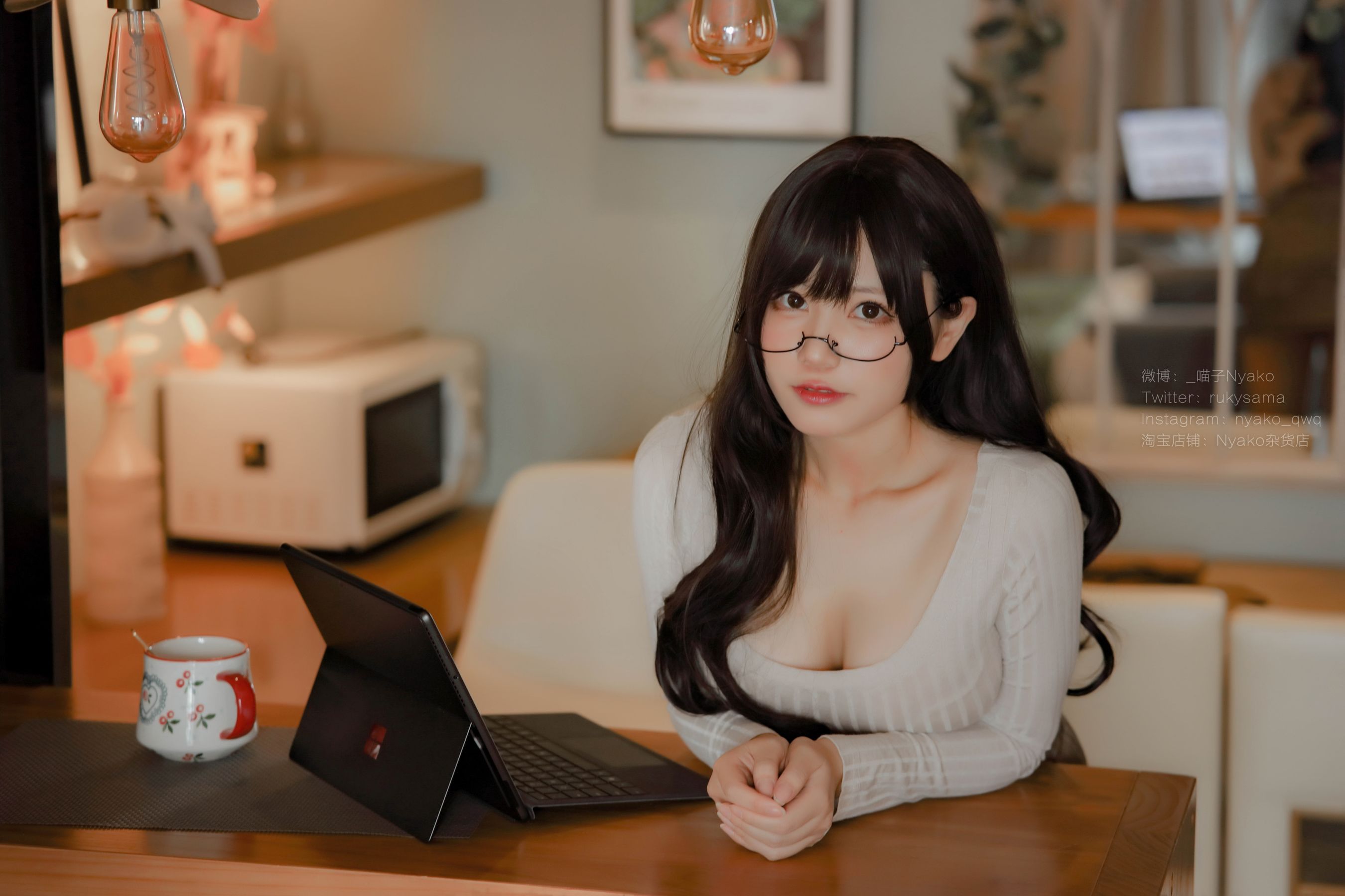 [福利COS] 萌妹子Nyako喵子 - 人妻本