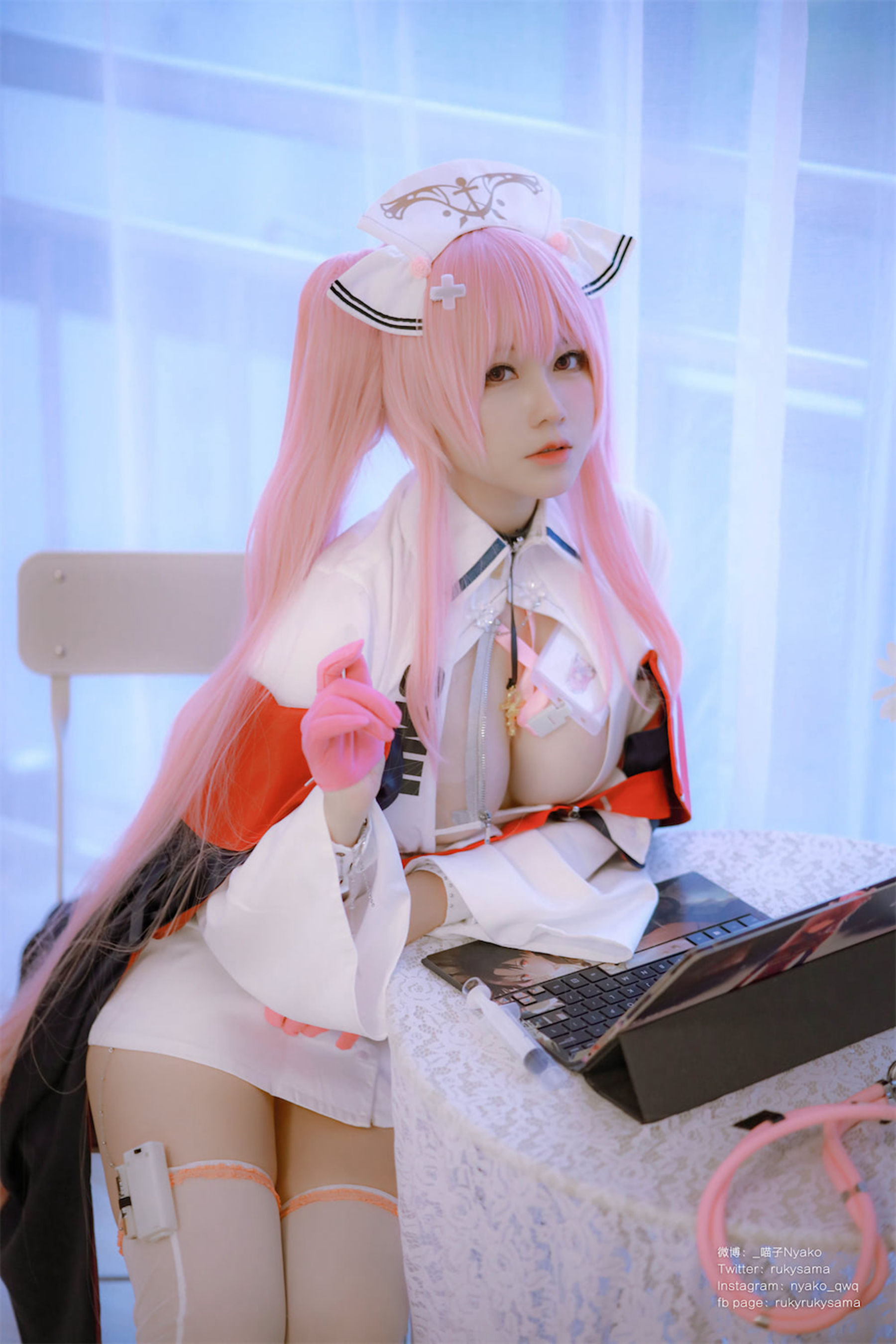 [福利COS] 萌妹子Nyako喵子 - 英仙座护士