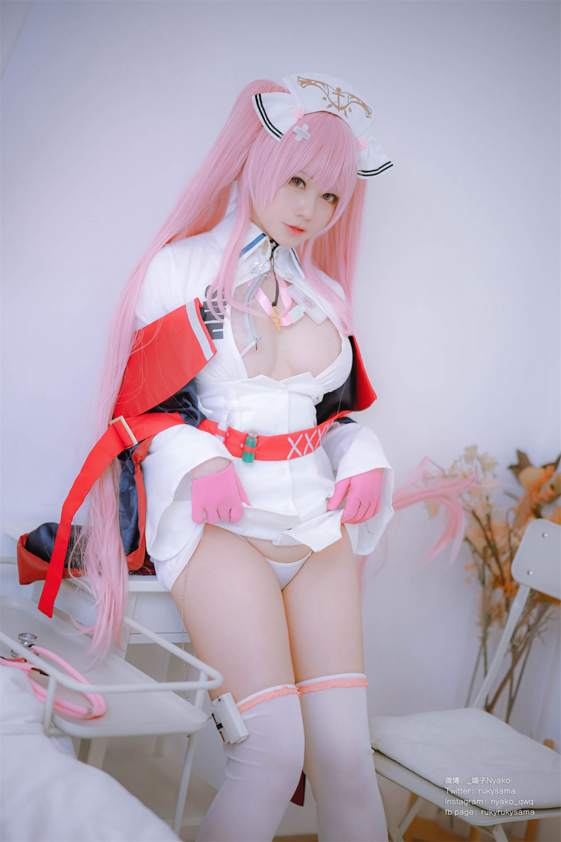 [福利COS] 萌妹子Nyako喵子 - 英仙座护士