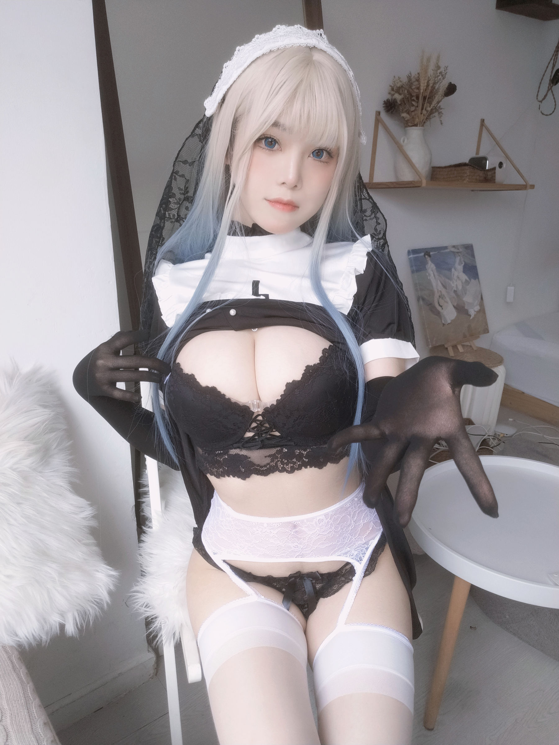 [福利COS] 萌系小姐姐蜜汁猫裘 - 修女自拍