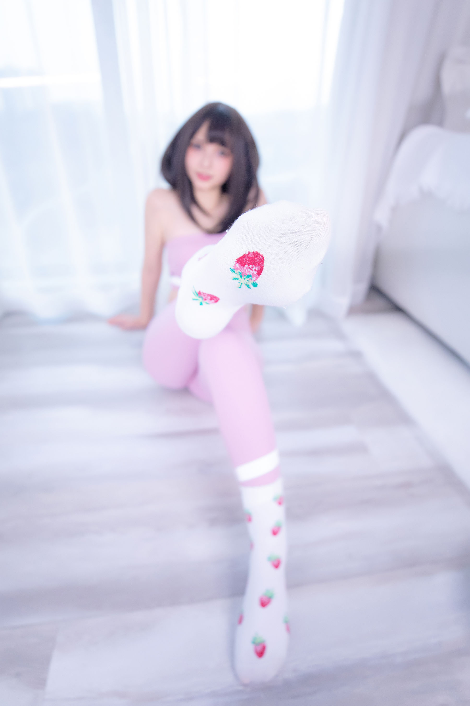 [福利COS] 萝莉神楽板真冬 草莓蜜桃