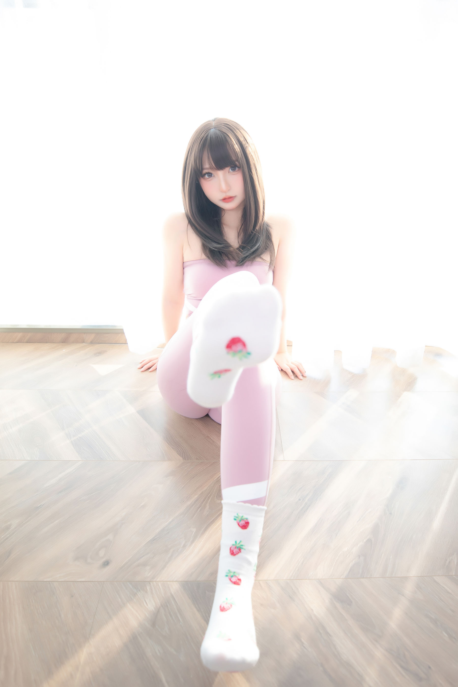 [福利COS] 萝莉神楽板真冬 草莓蜜桃