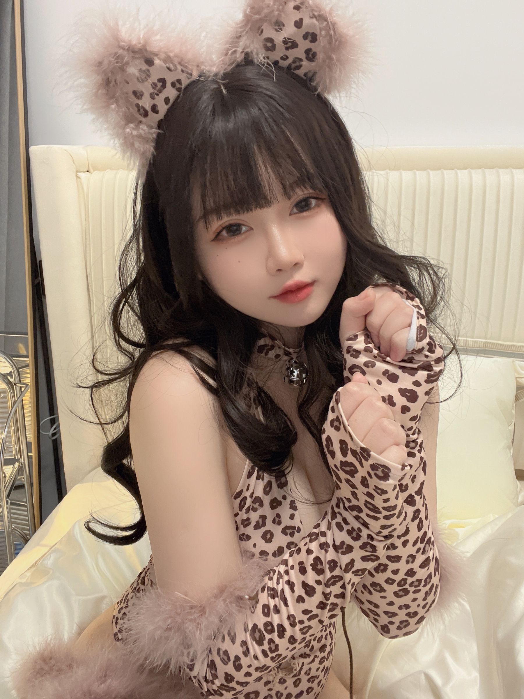 [福利COS] 蜜桃少女是依酱呀 - 豹女